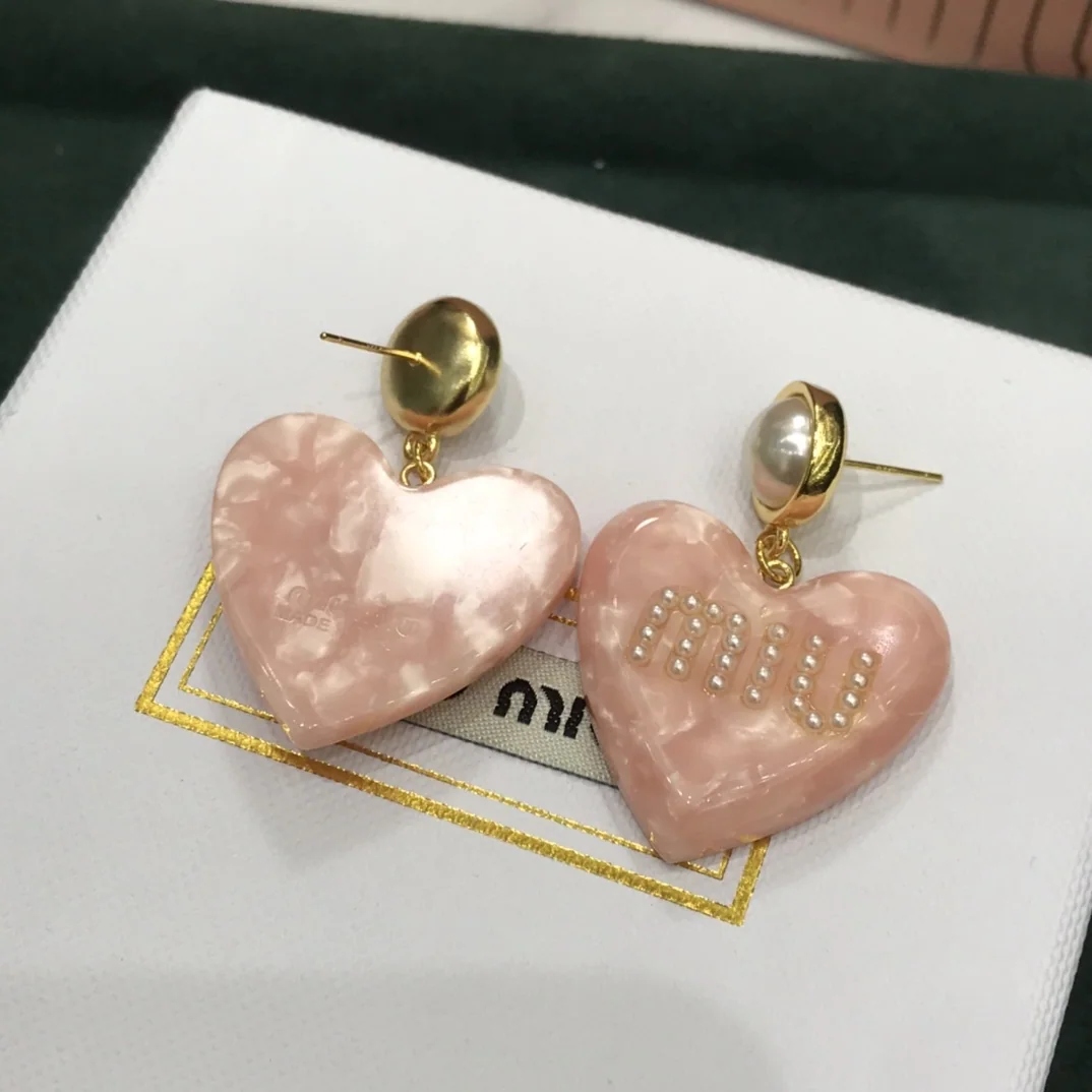 미우미우 진주 하트 아크릴 귀걸이 상세 이미지 9