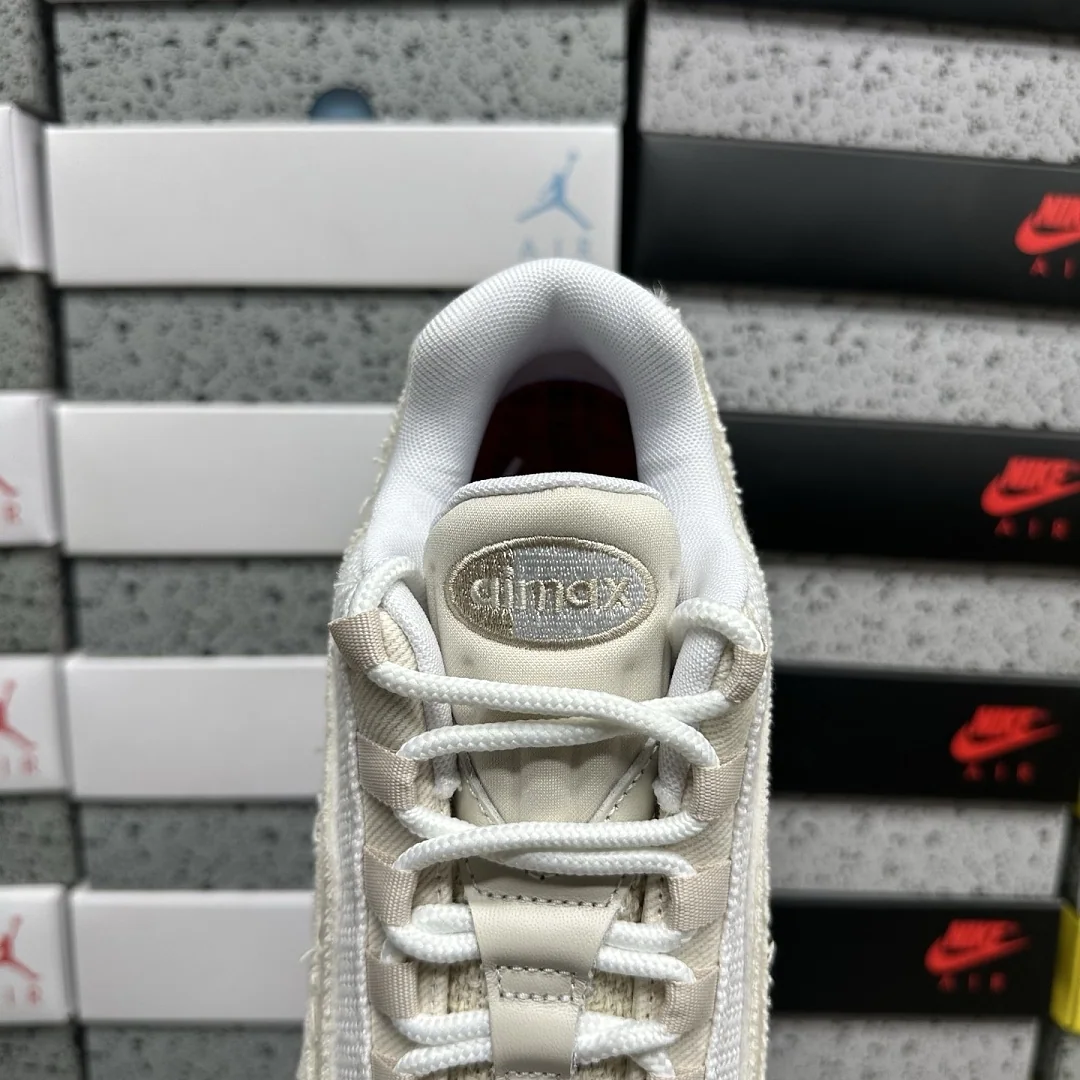 나이키 [GX] 에어 맥스 95 OG IM4743-100 201717 Nike Air Max 95 OG Light Orewood Brown 상세 이미지 7