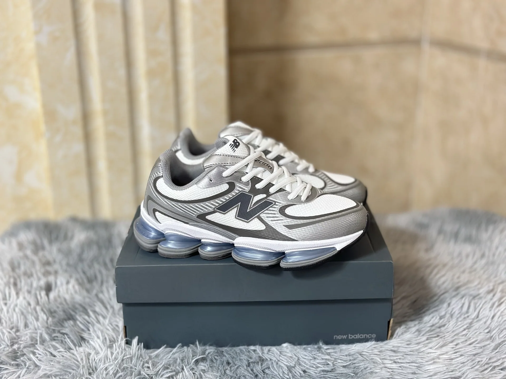뉴발란스 NB2000 러닝화 상세 이미지 3