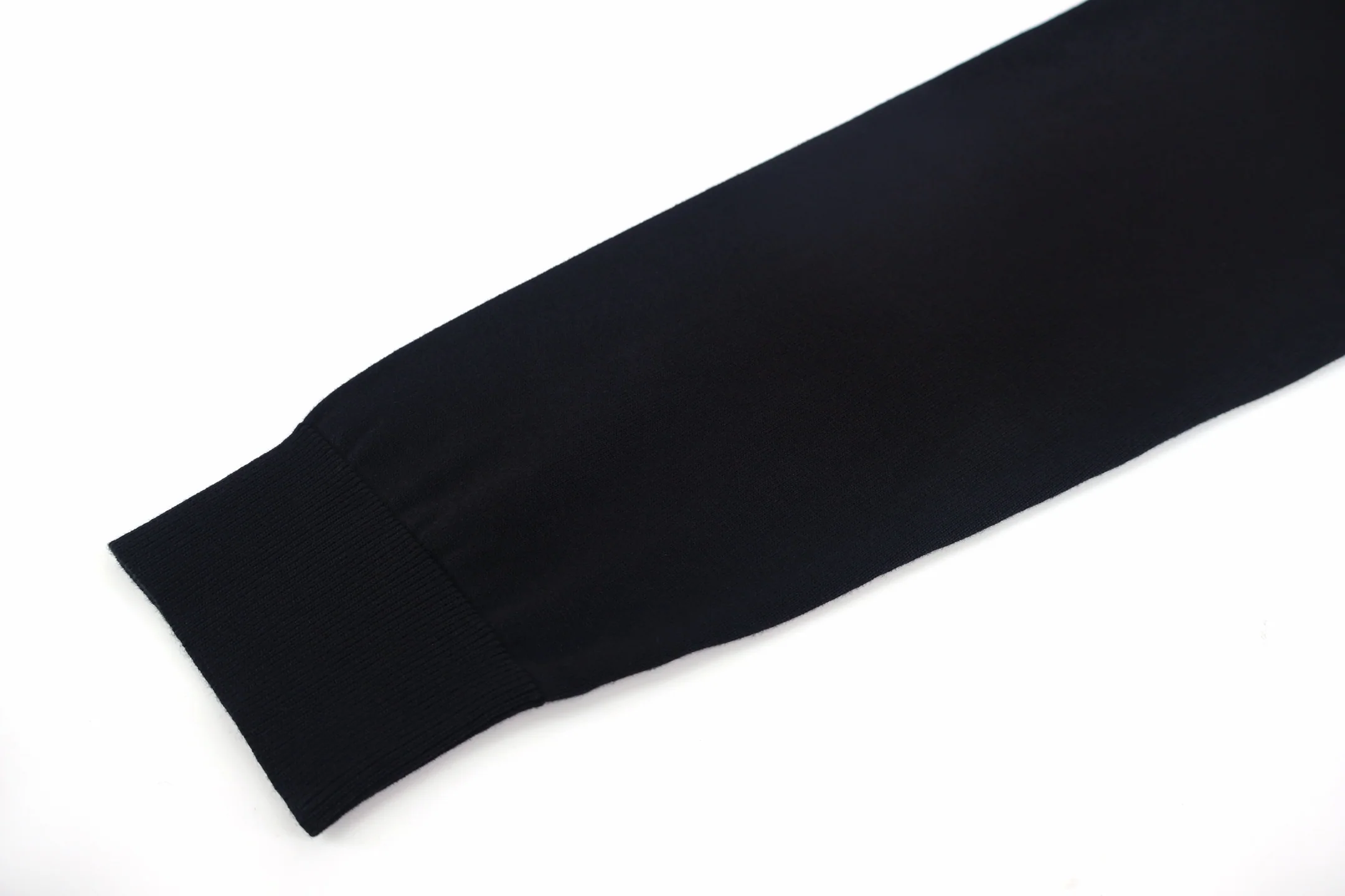 루이비통 패턴 케이블 니트 크루넥 스웨터 상세 이미지 4