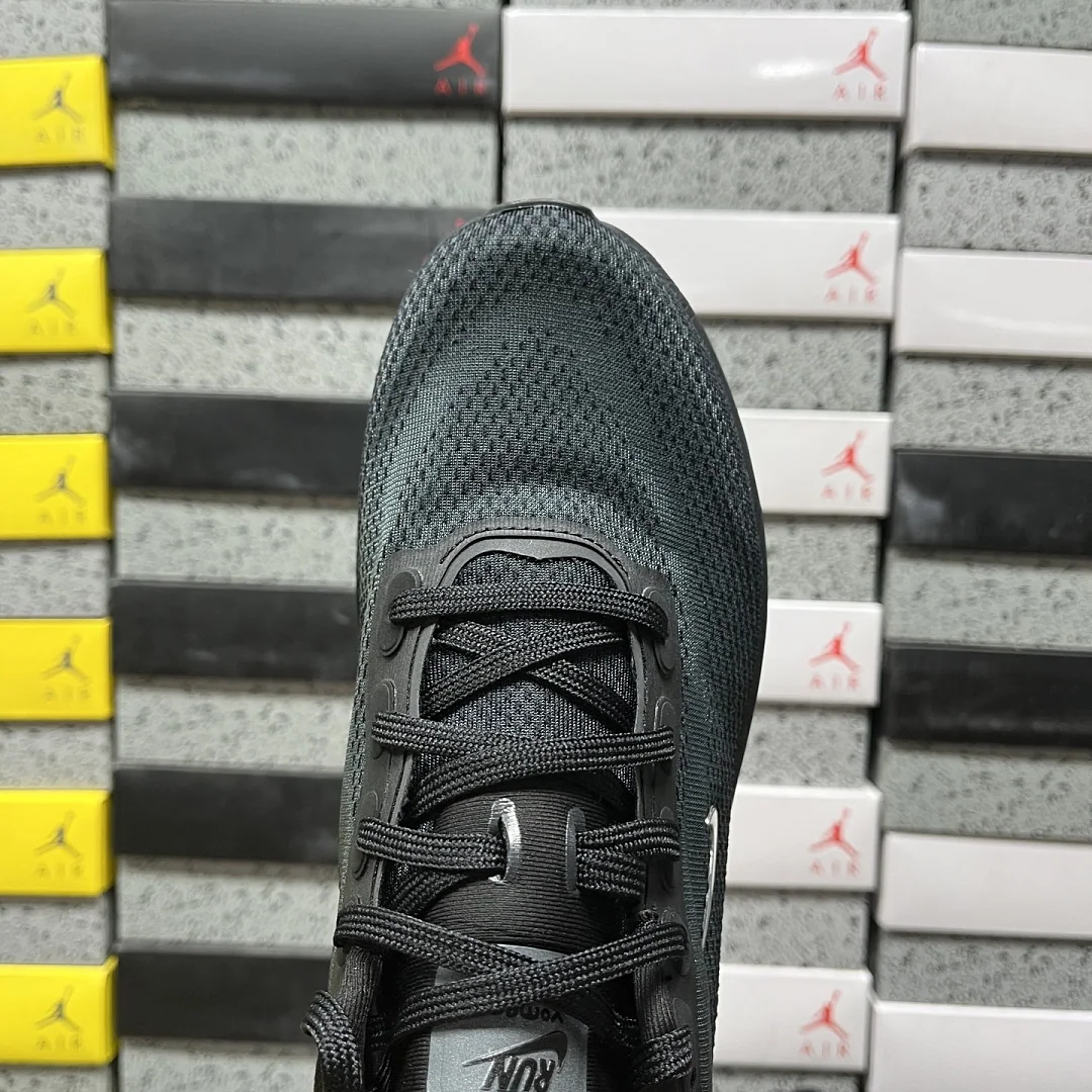 나이키 [M] 보메로 프리미엄 SP IQ0627-001 201655 Nike Vomero Premium SP Black Mini Chrome 상세 이미지 4