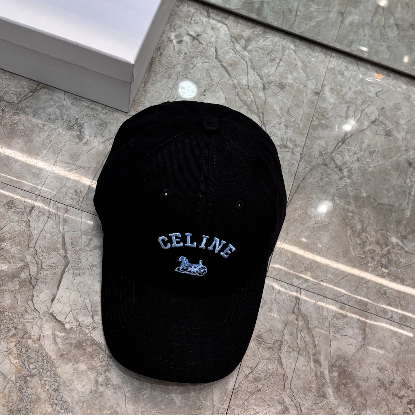 셀린느 C 로고 야구모자 상세 이미지 1