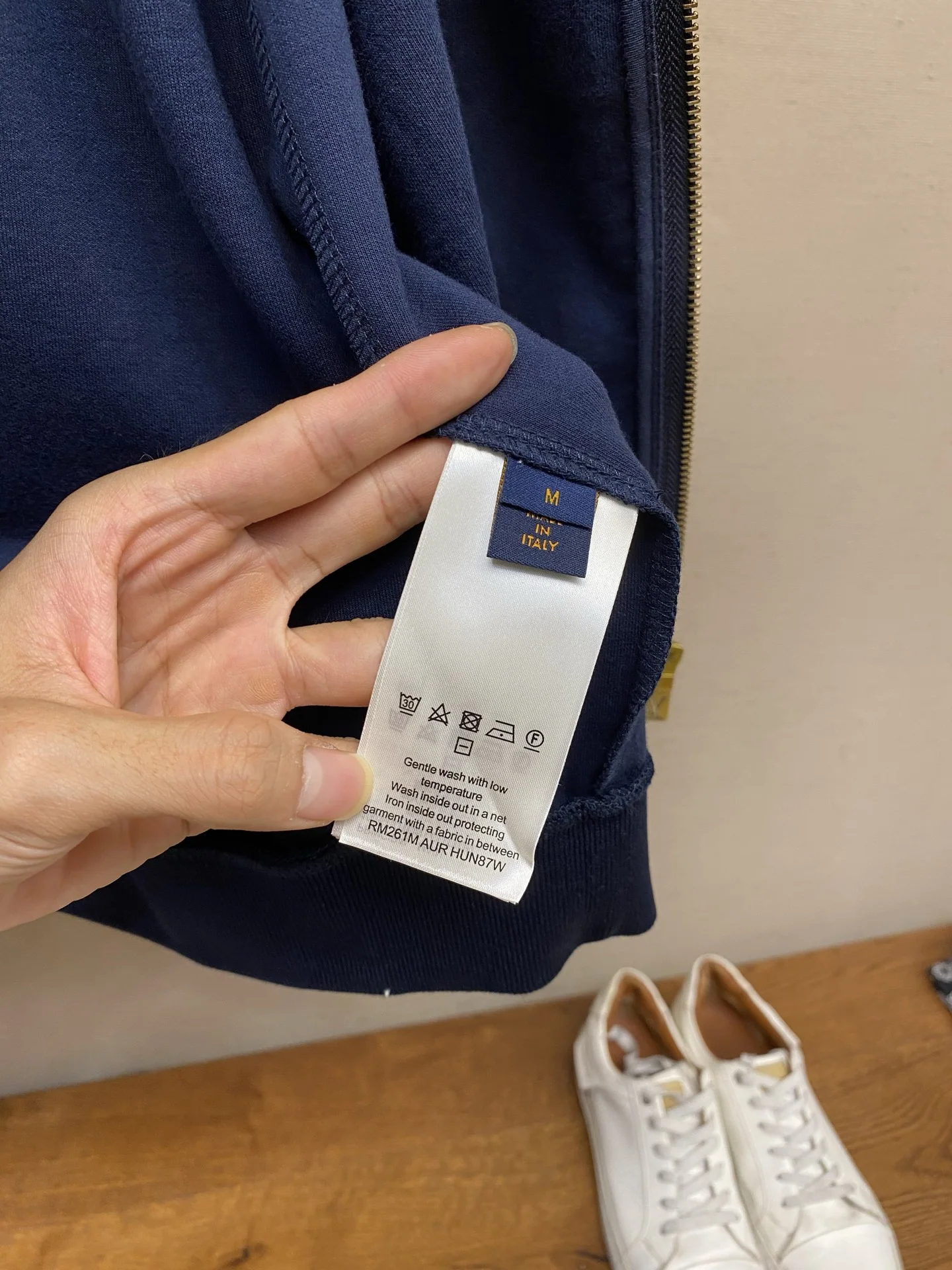 루이비통 LV 로고 지퍼업 후드 자켓 상세 이미지 9