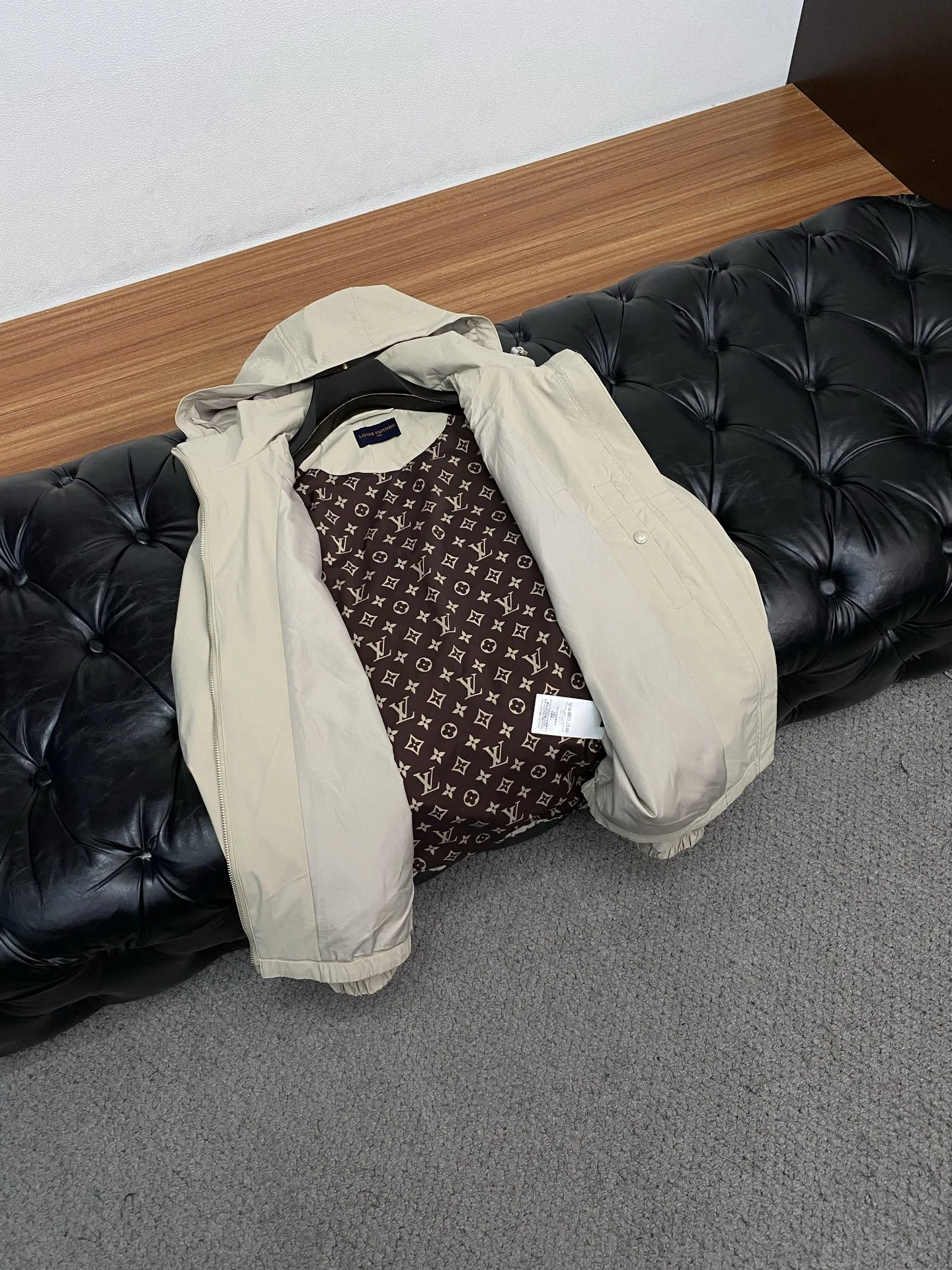 루이비통 슬림핏 집업 자켓 남성 상세 이미지 7