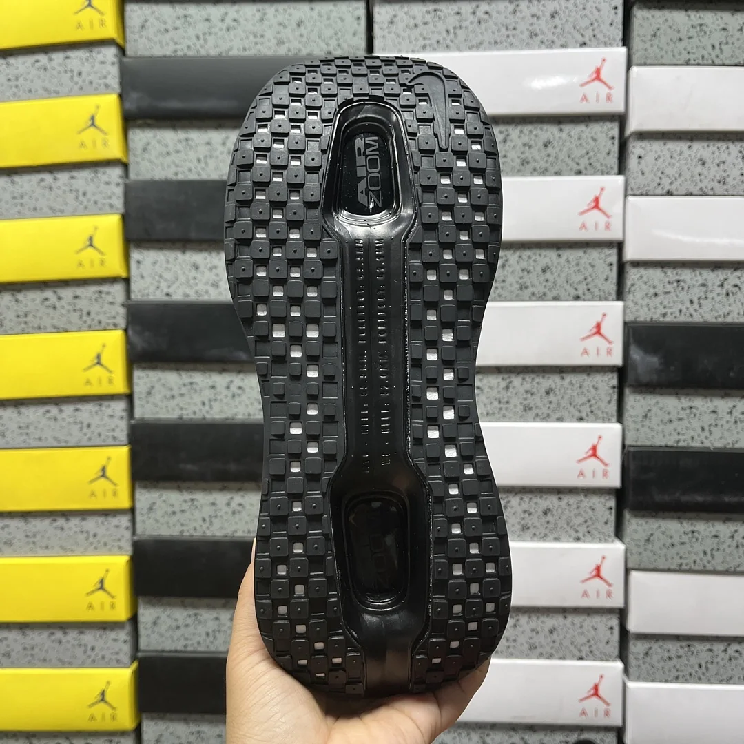 나이키 [M] 보메로 프리미엄 SP IQ0627-001 201655 Nike Vomero Premium SP Black Mini Chrome 상세 이미지 6
