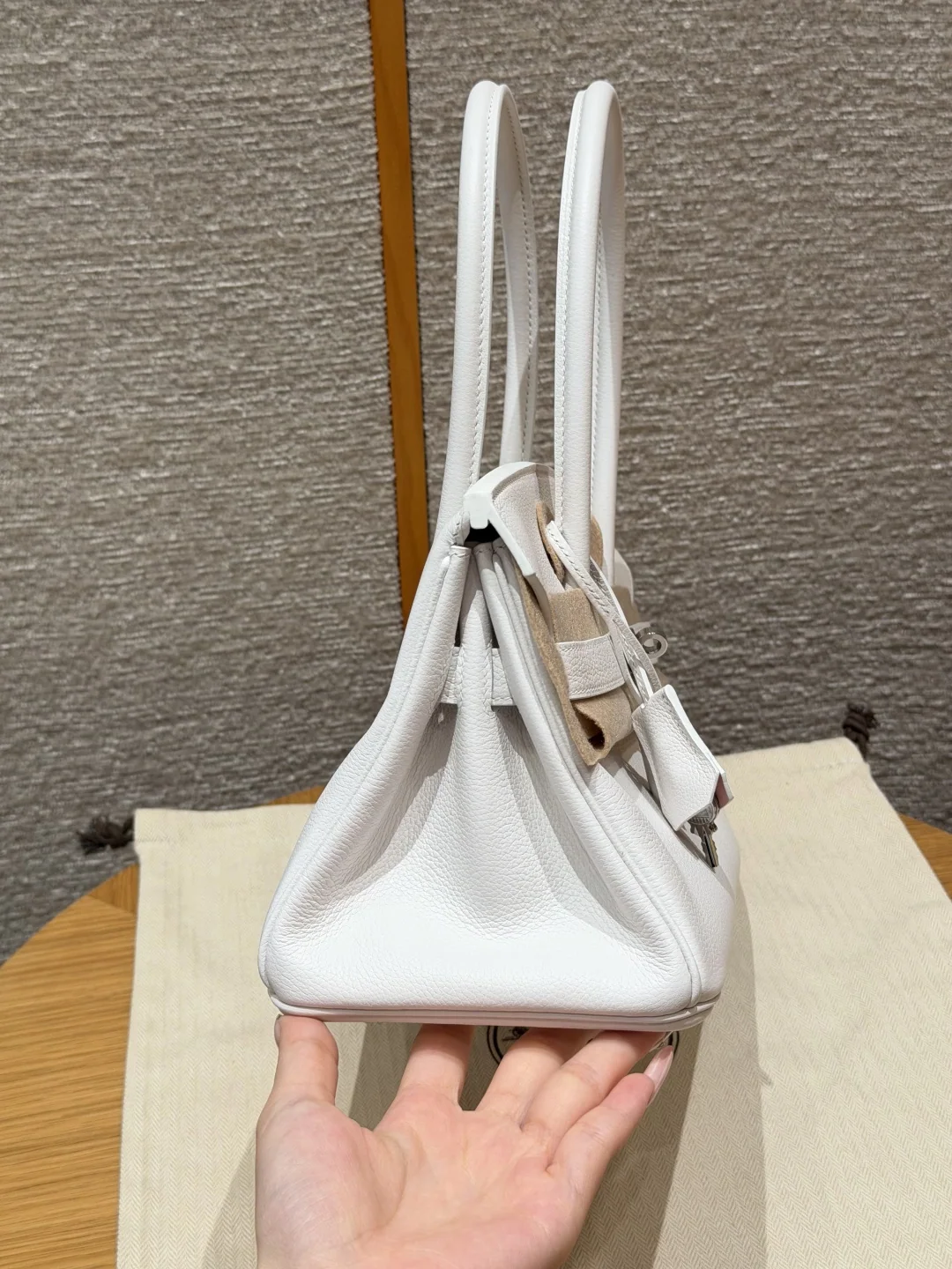에르메스 버킨 숄더백 화이트&로즈사쿠라 29 CM 상세 이미지 2