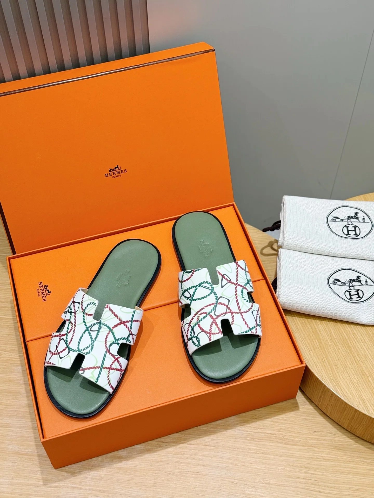 에르메스 이즈미르 샌들 155898
