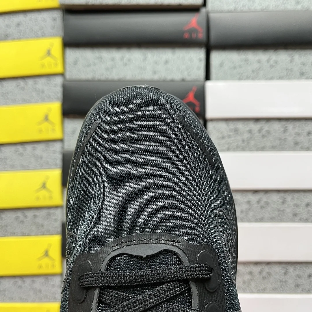 나이키 [CG] 보메로 프리미엄 HQ2050-001 201987 Nike Vomero Premium Black Volt 상세 이미지 3