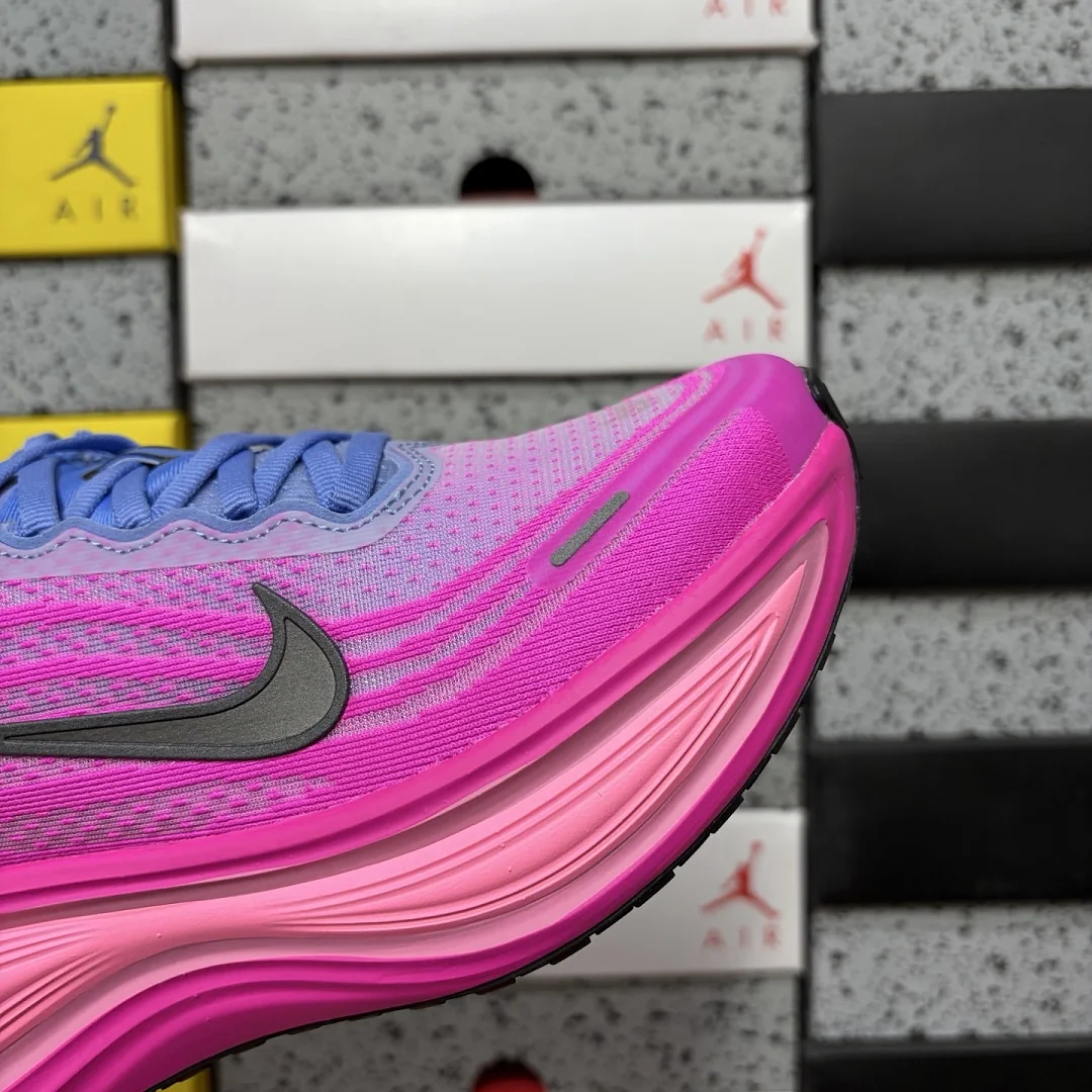 나이키 [GT] 보메로 플러스 HV8154-400 201785 Nike Vomero Plus Royal Pulse Fire Pink 상세 이미지 3