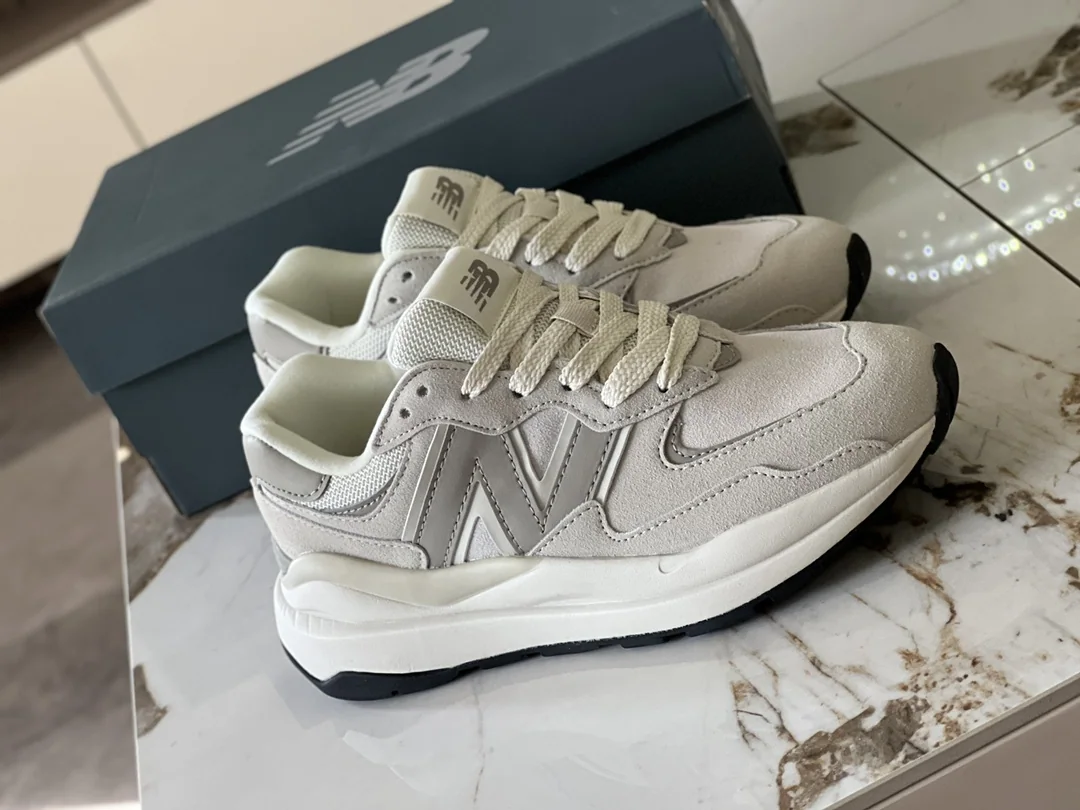 뉴발란스 M5740 스웨이드 남성 신발 83731