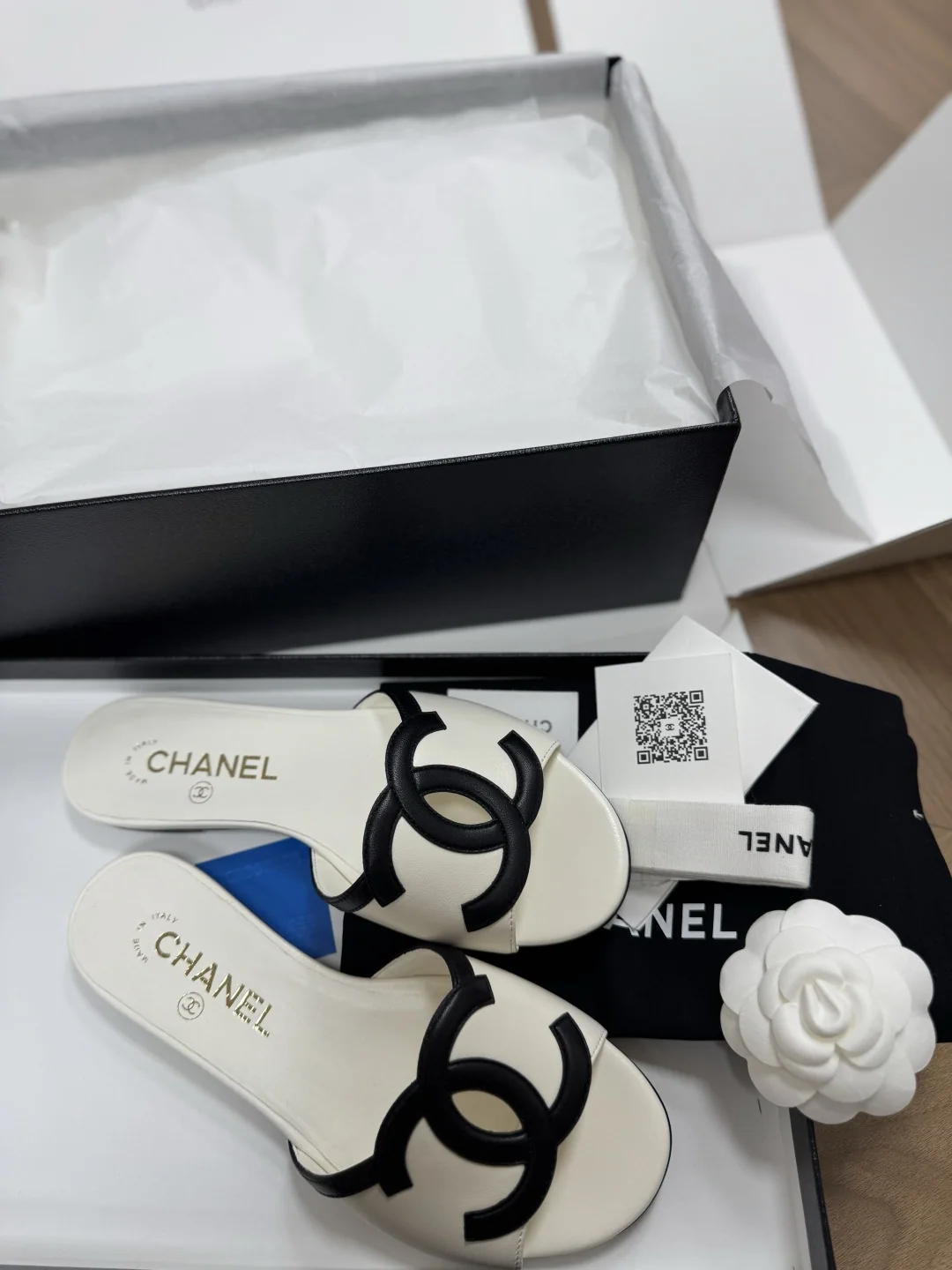 샤넬 26 S 클래식 더블 C 플랫 뮬 상세 이미지 5