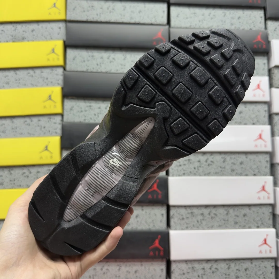 나이키 [WE] 에어 맥스 95 IQ0277-010 201814 Nike Air Max 95 Big Bubble Tattoo Light 상세 이미지 8