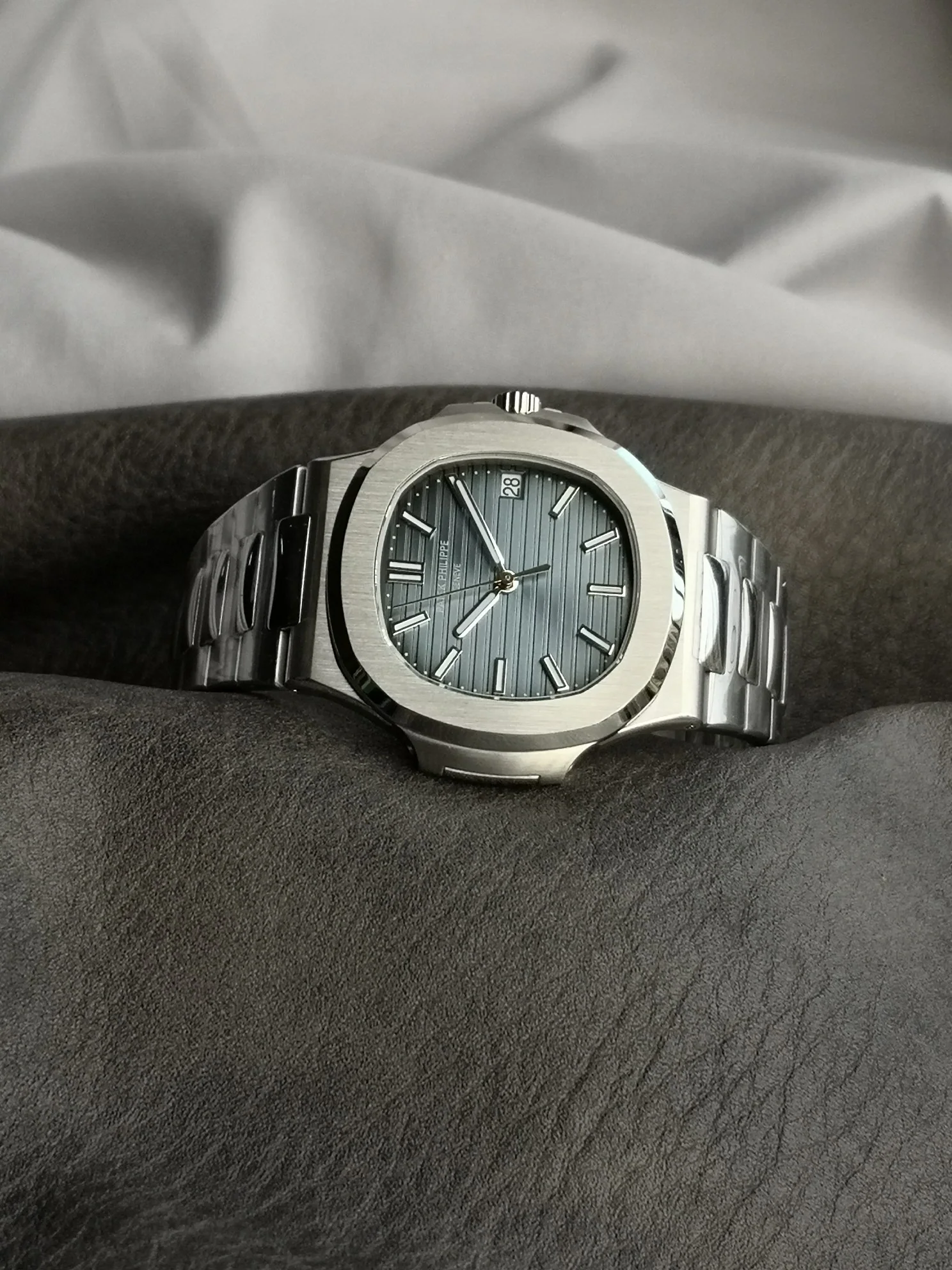 파텍필립 노틸러스 5711 자동 블루 다이얼 스틸 3 K 공장 레플리카 44044 Patek Philippe 상세 이미지 4