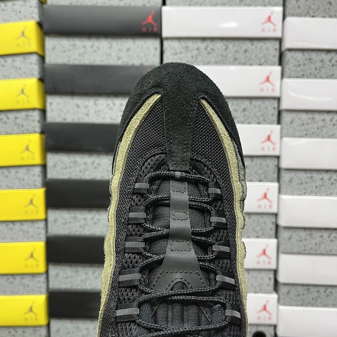 나이키 [KZ2.0] 에어 맥스 95 SP IB4523-200 201675 Nike Air Max 95 SP Undefeated Geo La 상세 이미지 2