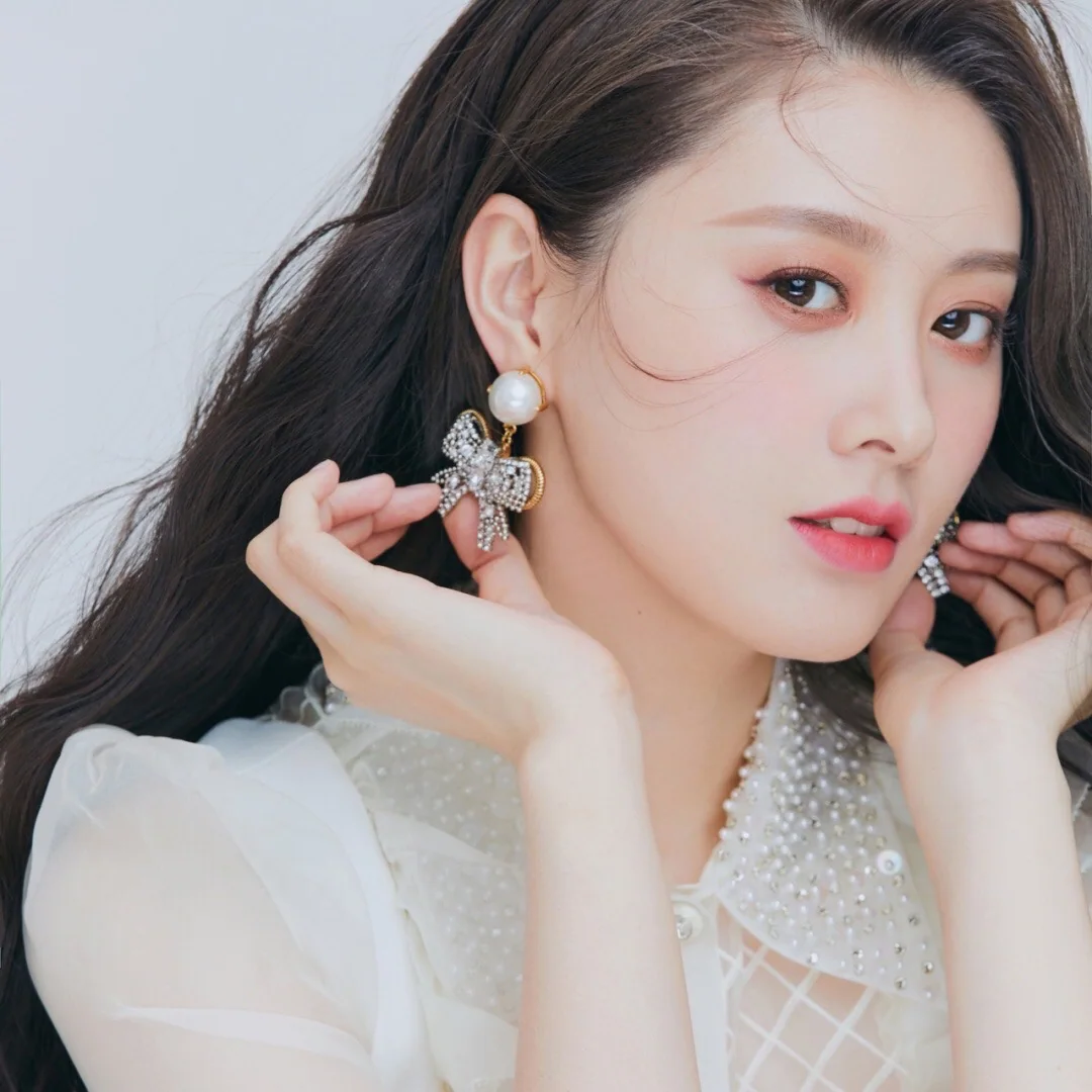 미우미우 리본 이어클립 귀걸이 상세 이미지 6