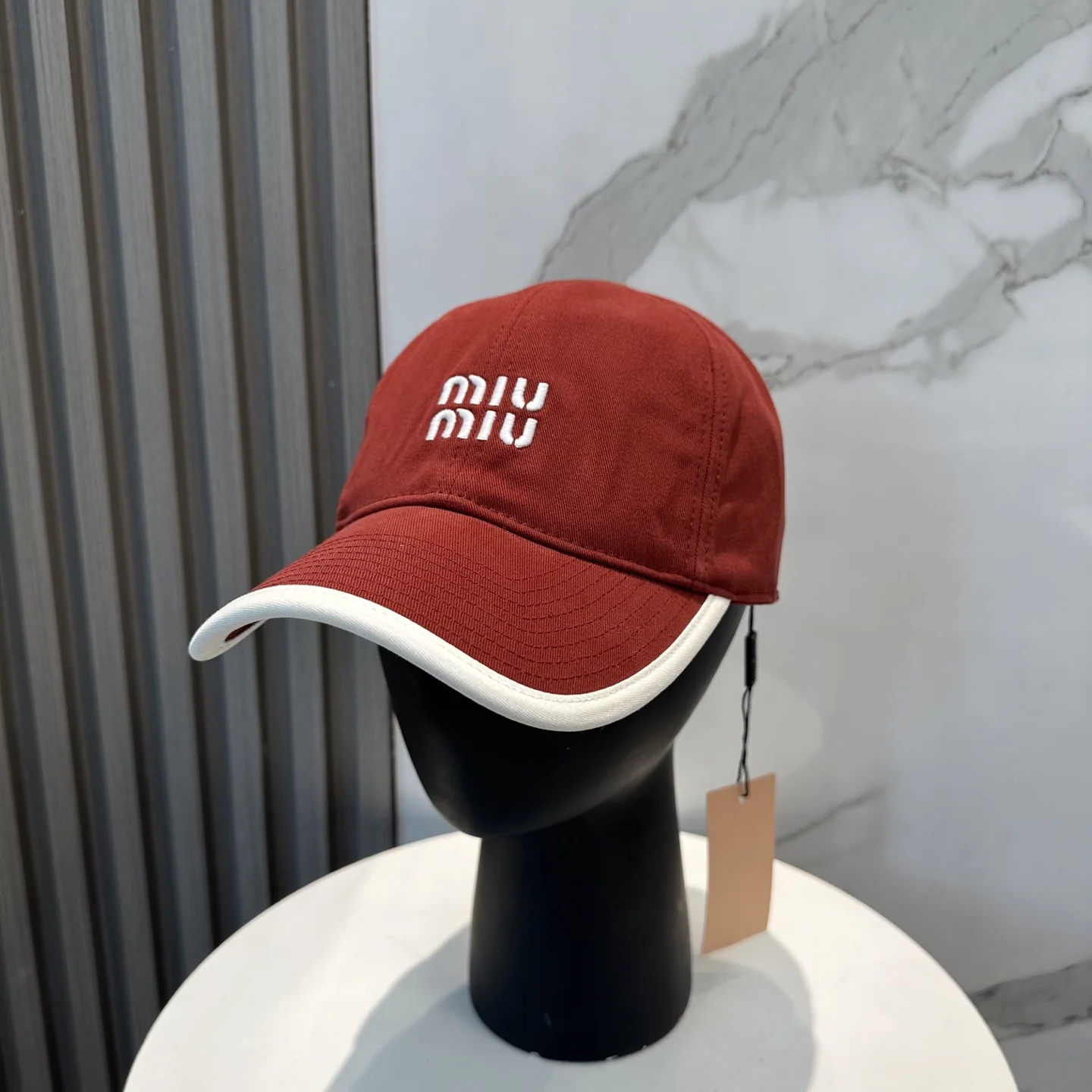 미우미우 자수 베이스볼 모자 118580