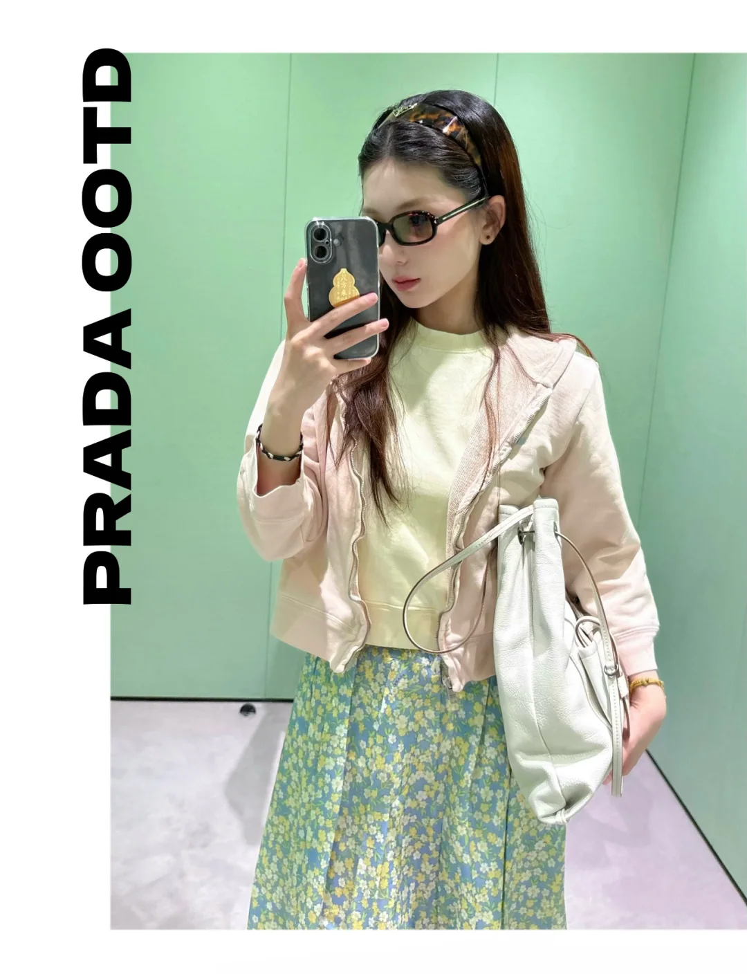 프라다 크림옐로우 자수 로고 여성 반팔 티셔츠 상세 이미지 2