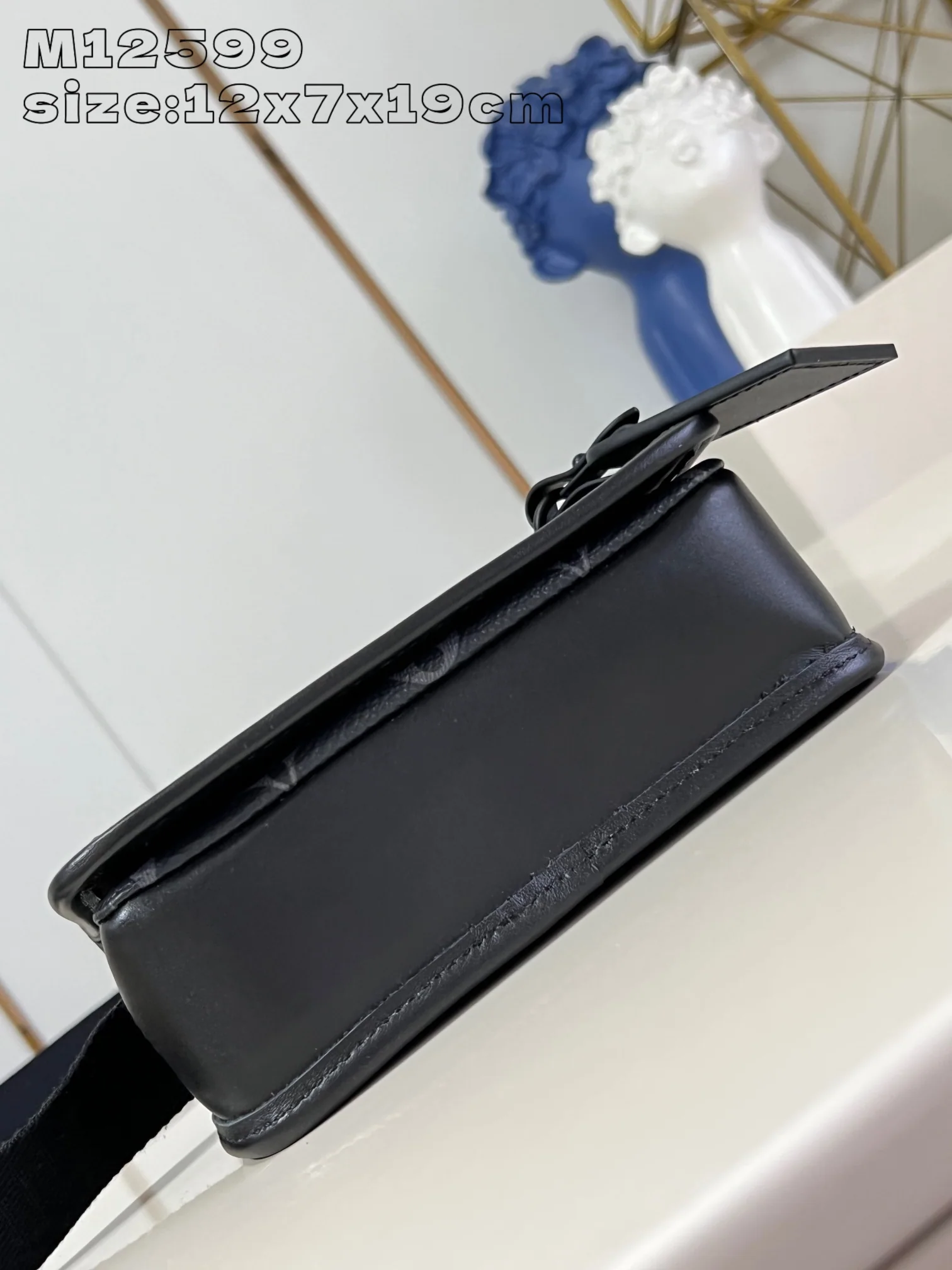 루이비통 M12599 블랙 핸드백 미니 상세 이미지 7