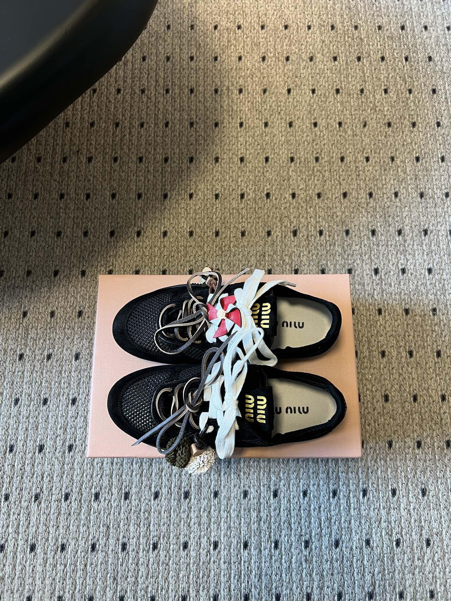 미우미우 메시 갑피 레이스 장식 캐주얼 스니커즈 상세 이미지 6