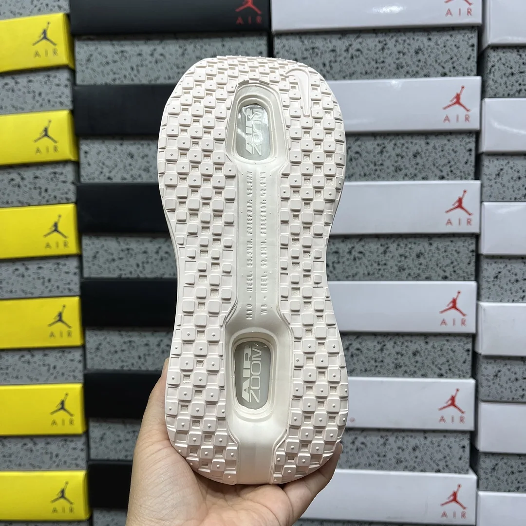 나이키 [M] 보메로 프리미엄 IQ8102-100 201659 Nike Vomero Premium Chalk 상세 이미지 9