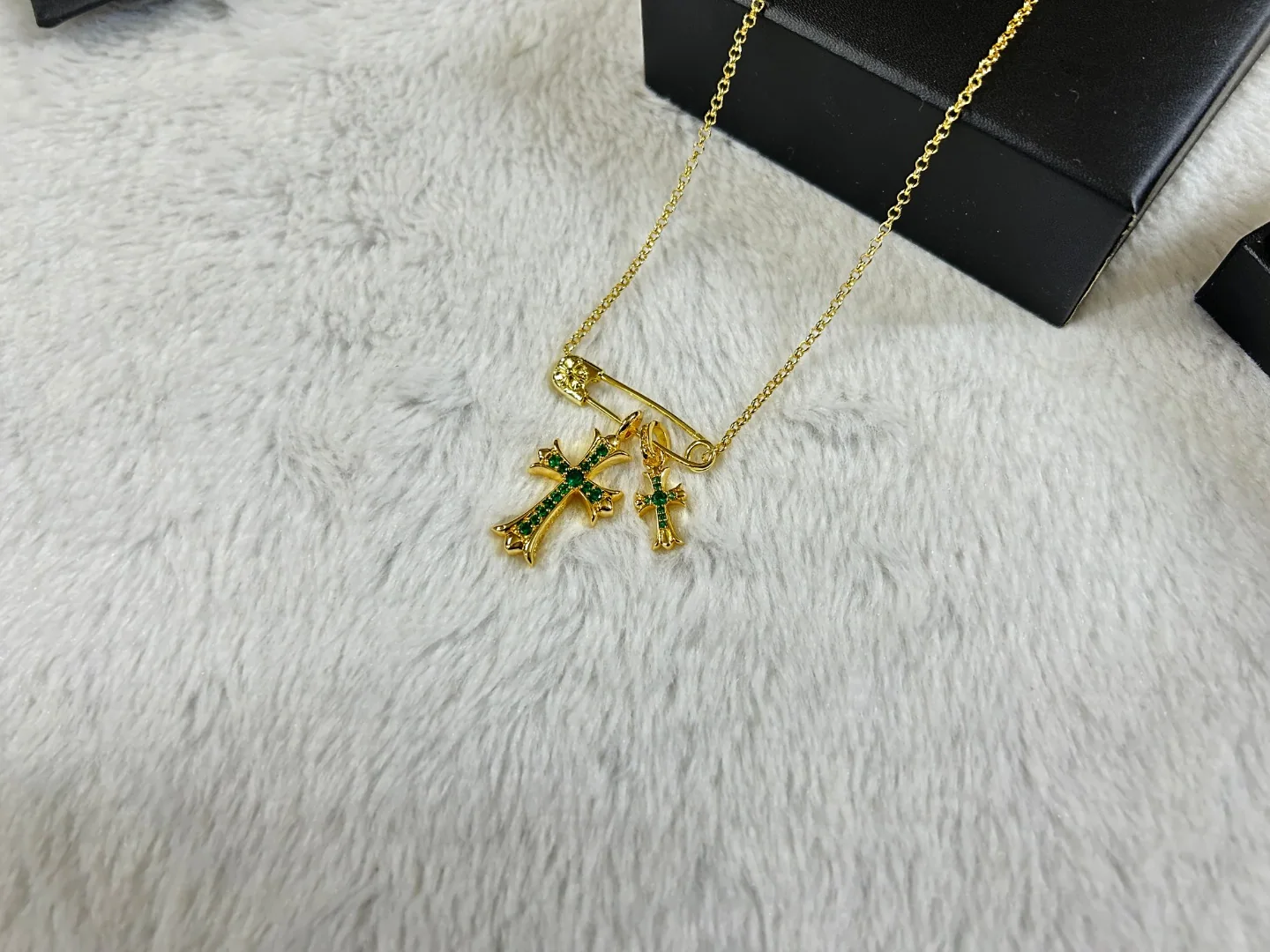 크롬하츠 더블 크로스 그린 다이아몬드 목걸이 상세 이미지 2