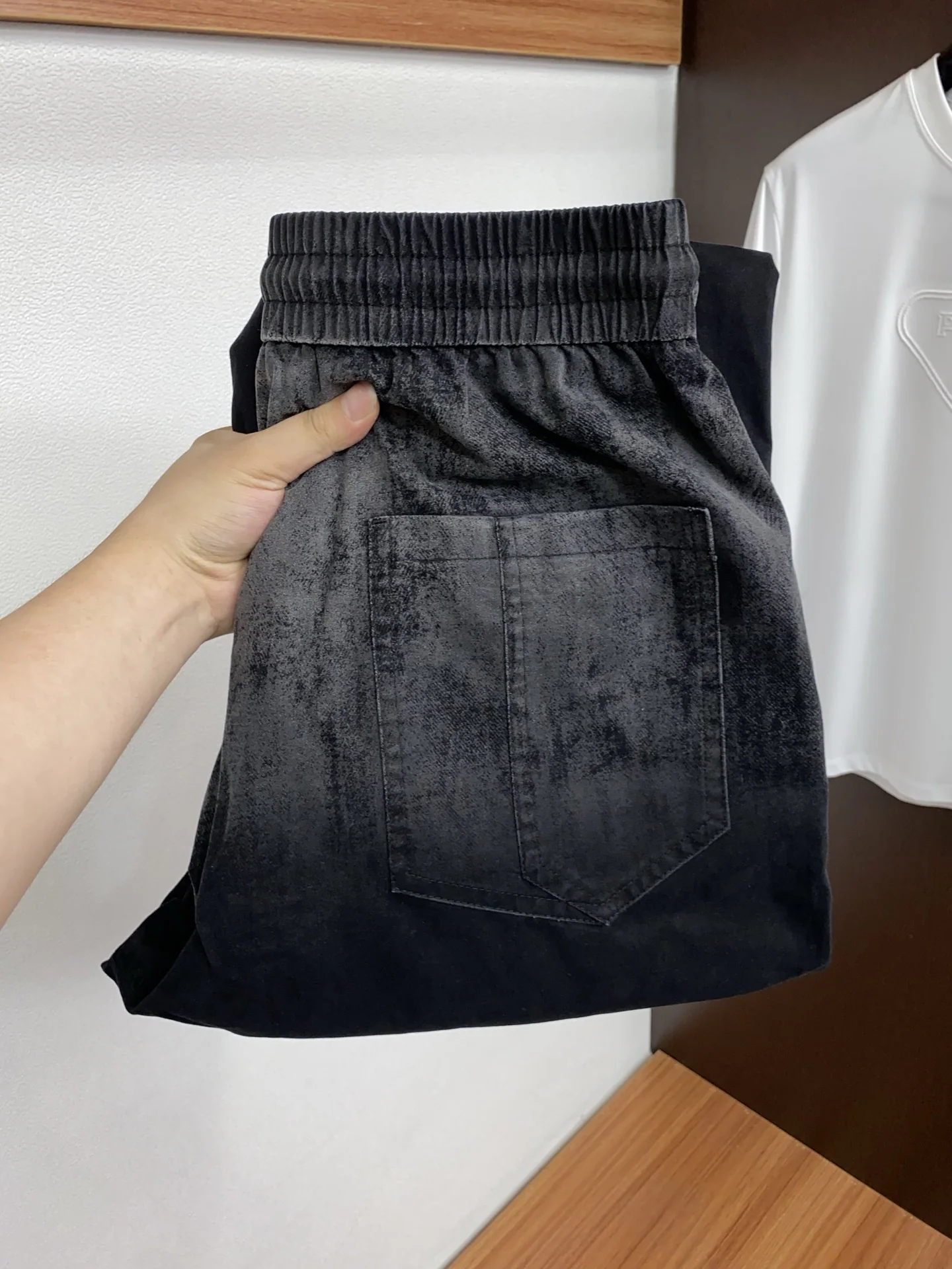 발렌시아가 남성 캐주얼 바지 상세 이미지 1