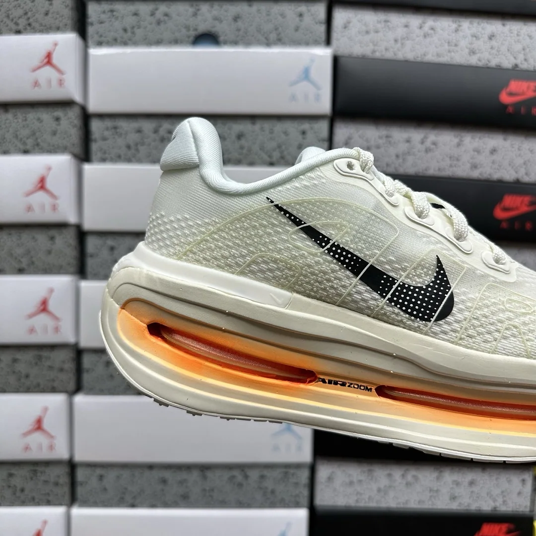 나이키 [M] 보메로 프리미엄 IQ4035-100 201652 Nike Vomero Premium Sail Coconut Milk 상세 이미지 8