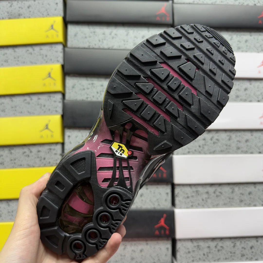 나이키 [BD] 에어 맥스 플러스 FJ5481-010 201841 Nike Air Max Plus Black Pink 상세 이미지 7