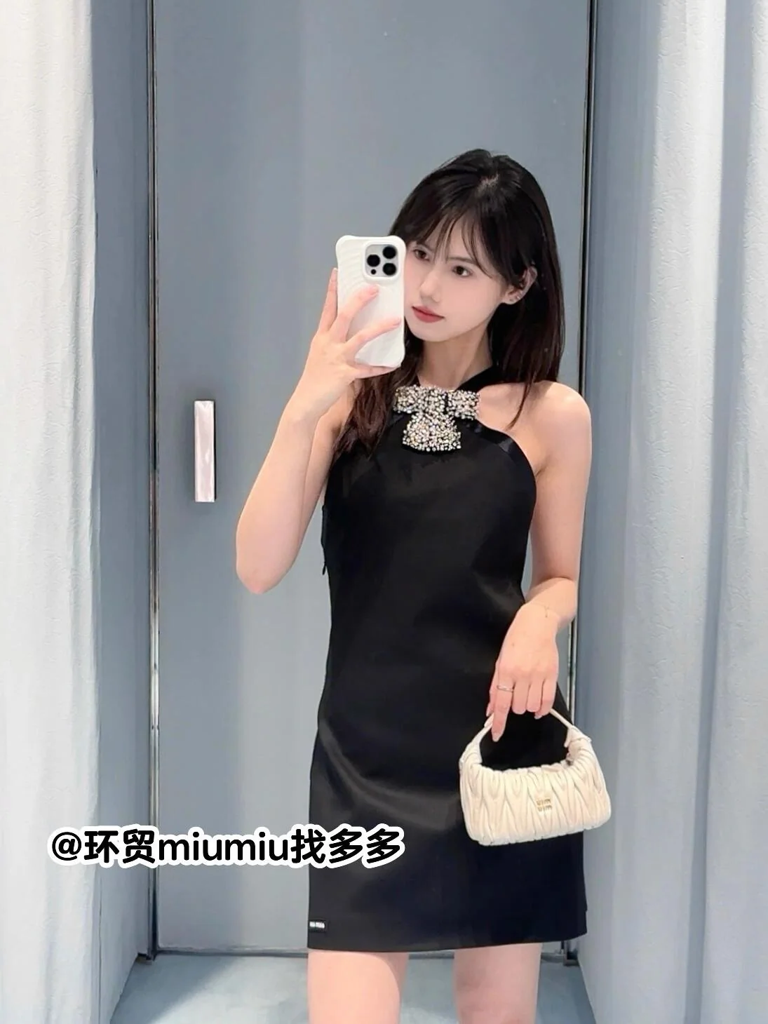 미우미우 블랙 새틴 리본 라인스톤 미니 원피스 2025 FW