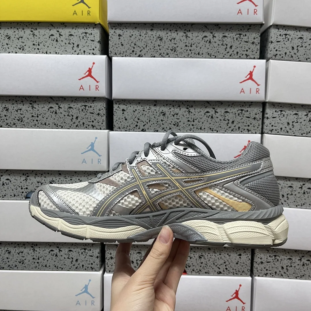 아식스 [TOP] 젤 큐뮬러스 16 1203A733-101 200299 Asics Gel-Cumulus 16 Cream Clay Grey 상세 이미지 9