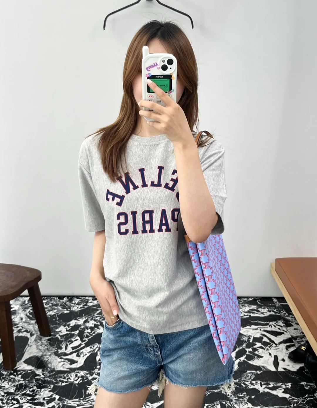 셀린느 컬러 블록 레터 프린트 반팔 티셔츠 상세 이미지 9