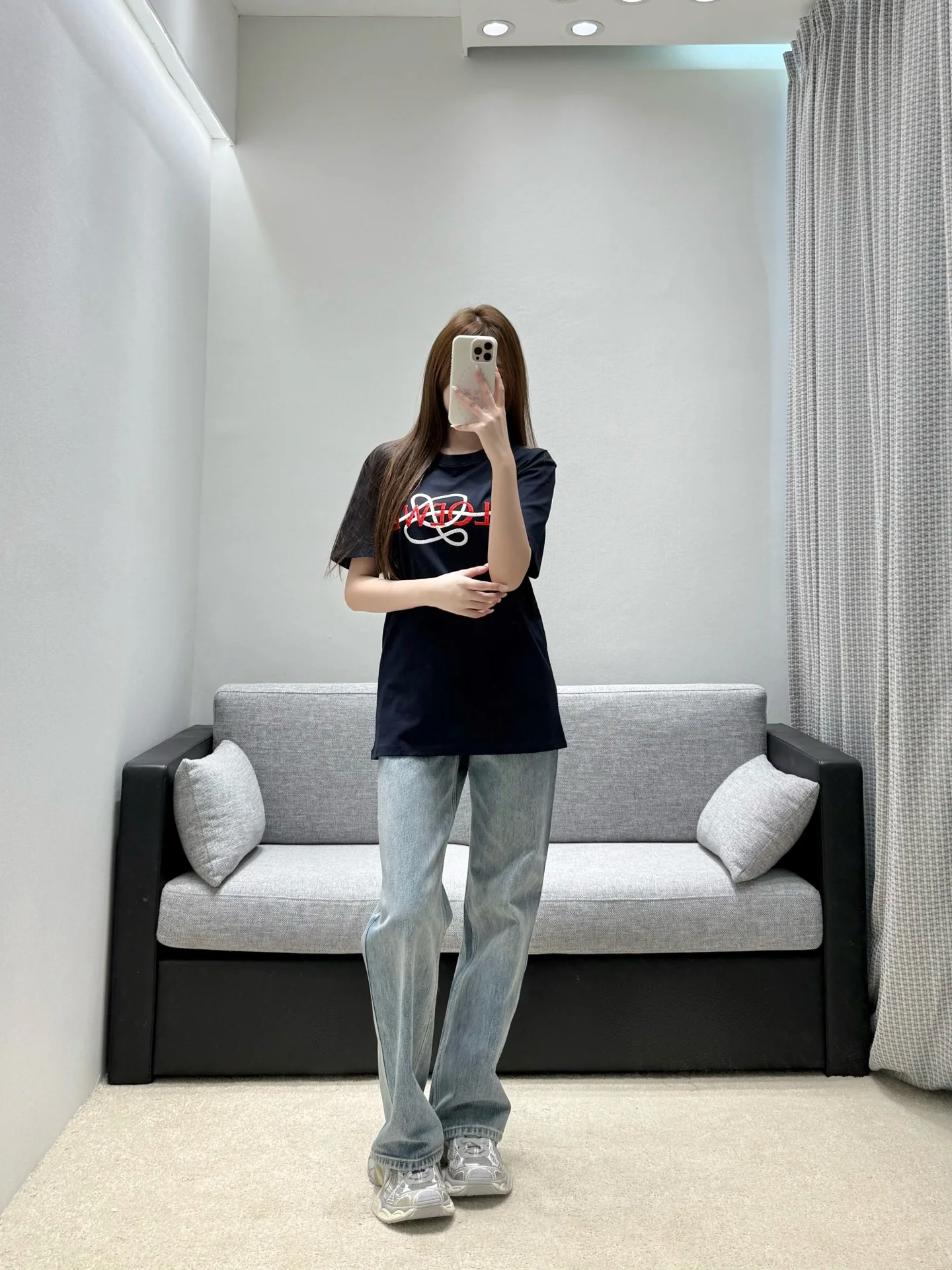 로에베 자수 로고 코튼 여성 반팔 티셔츠 상세 이미지 6