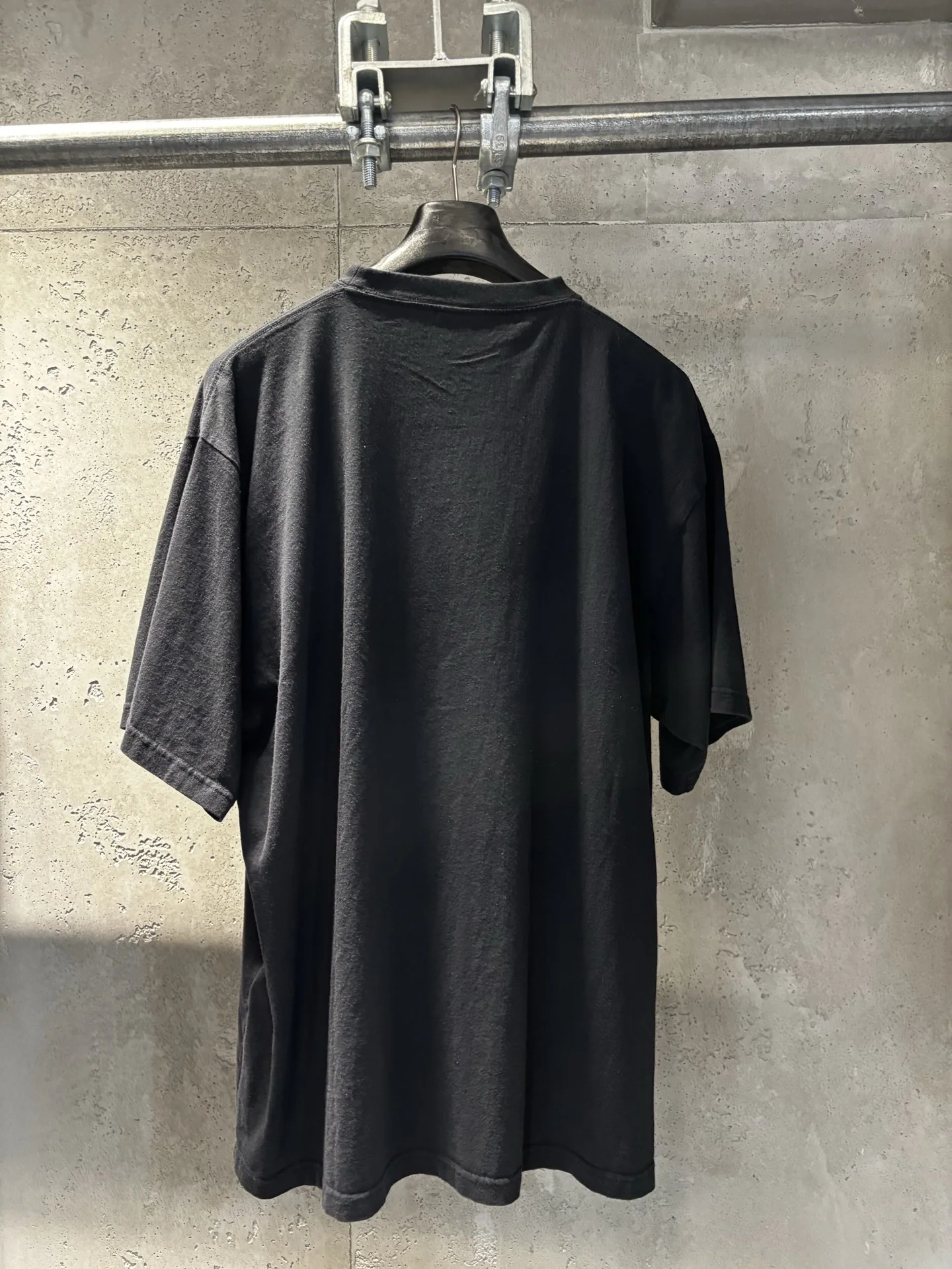 발렌시아가 남성 반팔 티셔츠 상세 이미지 2