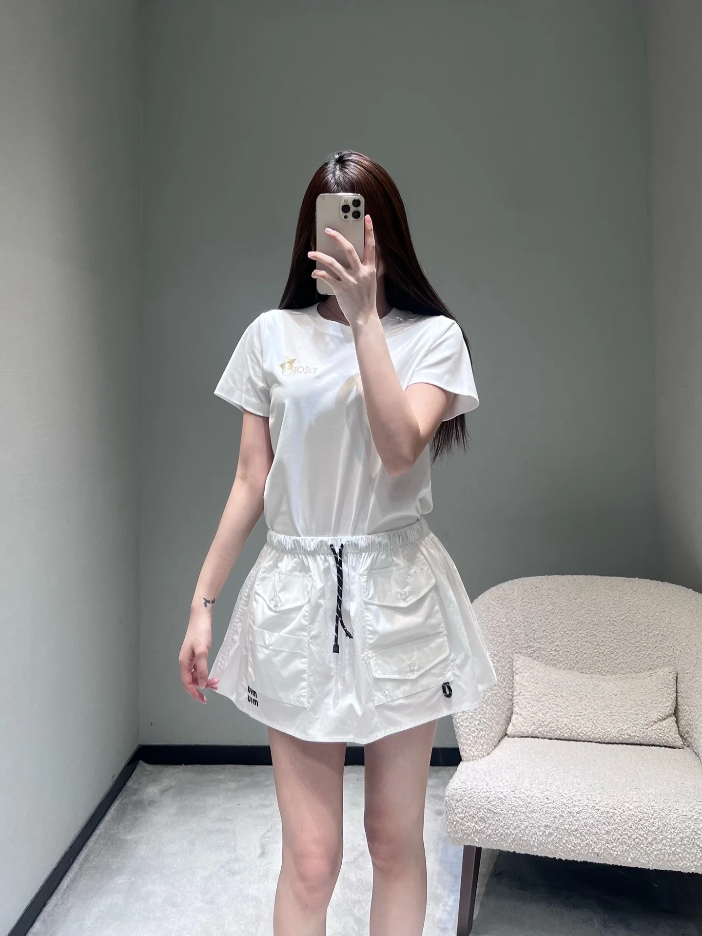 디올 스타 자수 라운드넥 여성 반팔 티셔츠 상세 이미지 1