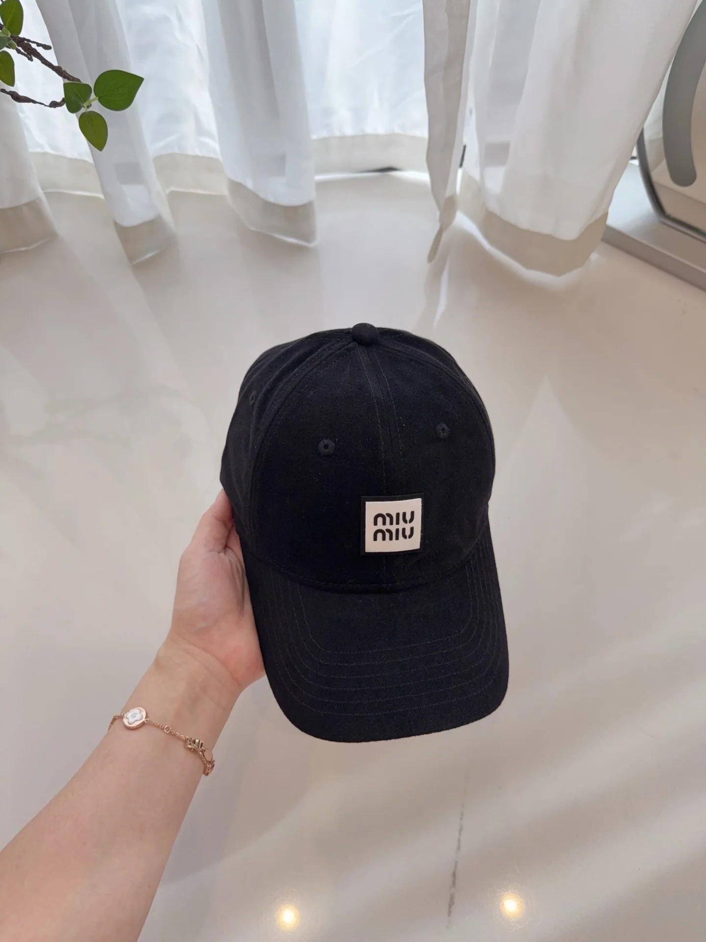 미우미우 모자 81343 Miu Miu Cap 상세 이미지 6