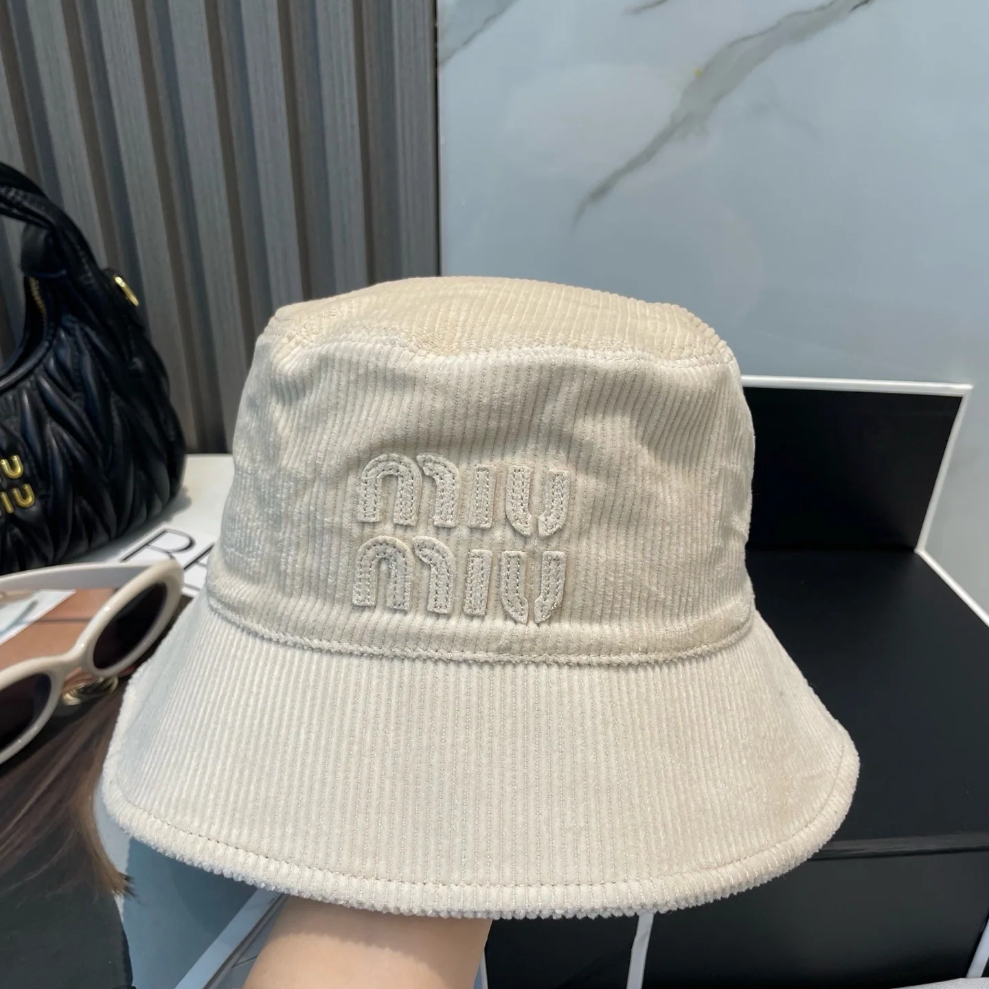 미우미우 모자 81324 Miu Miu Cap 상세 이미지 1
