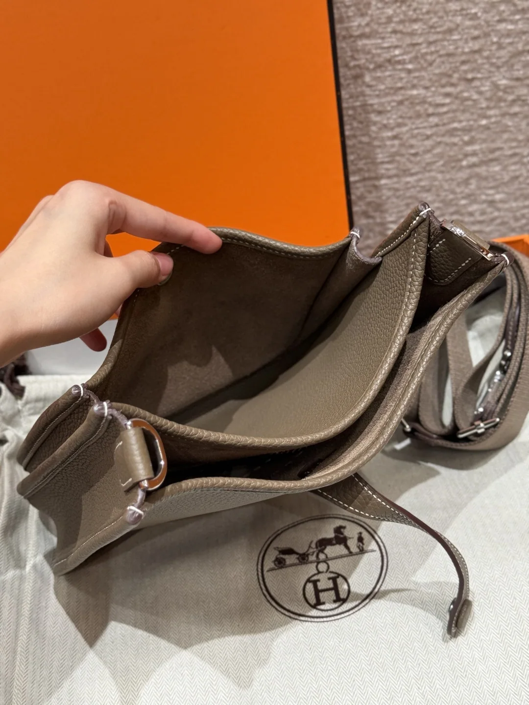 에르메스 이블린 23 가방 상세 이미지 6