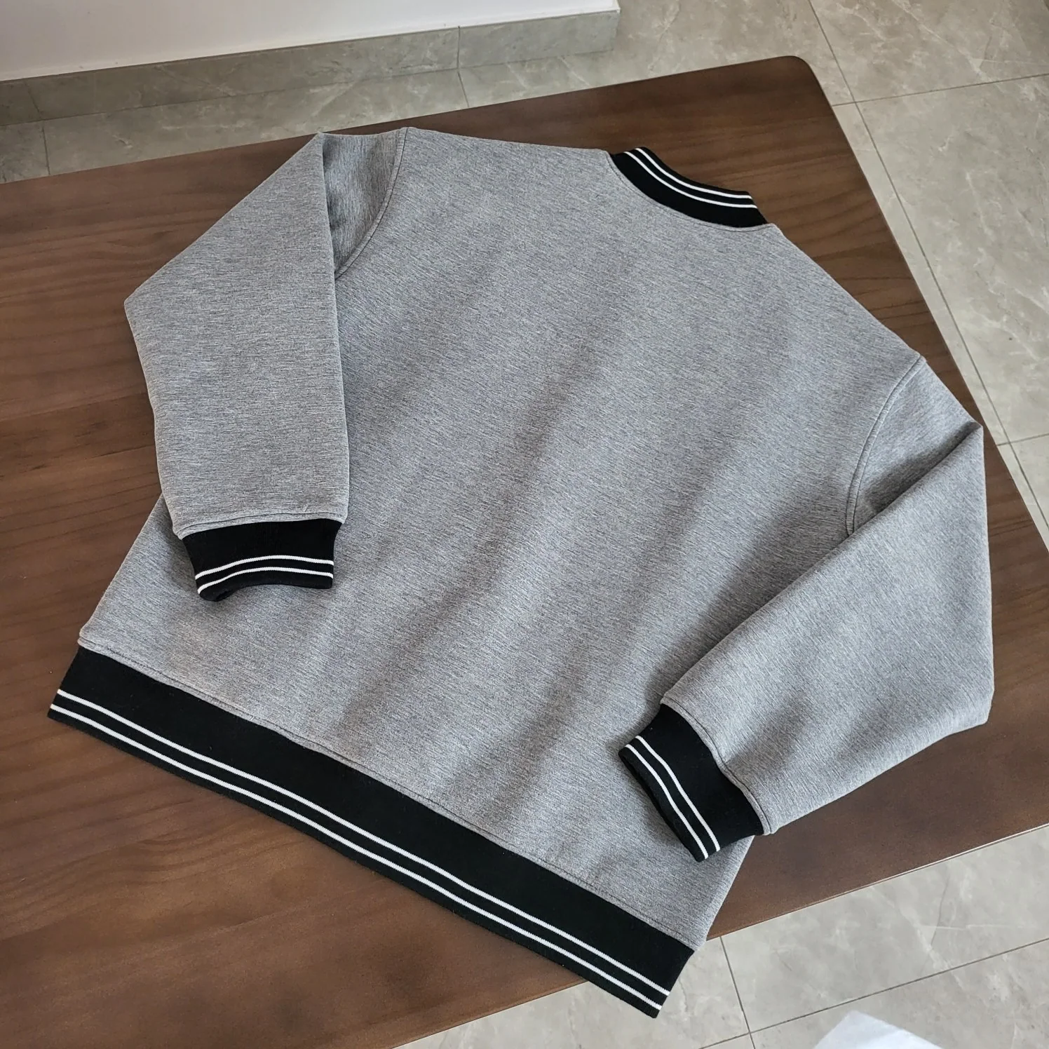 프라다 리버시블 베이스볼 자켓 남성 자켓 24 SS 24SS 상세 이미지 2
