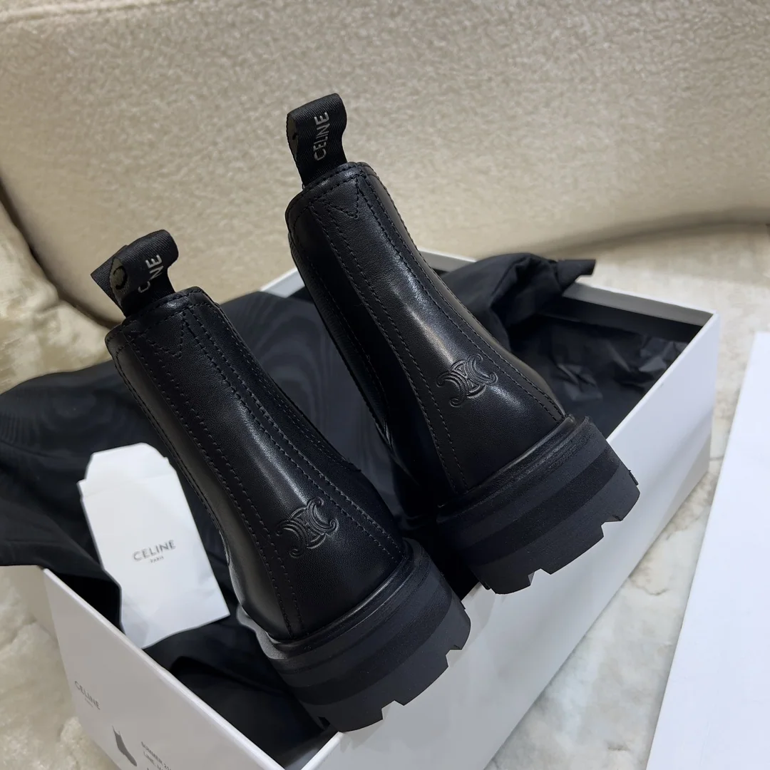 셀린느 검은색 풀그레인 오일드 소가죽 첼시 부츠 상세 이미지 5