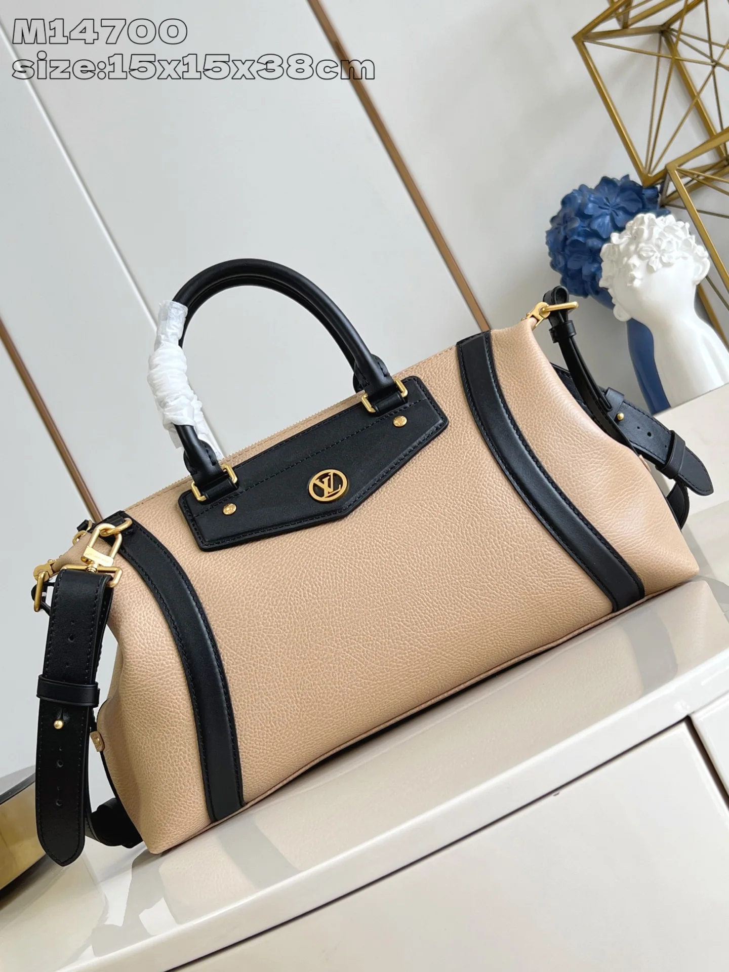 루이비통 LV 바이커 미디엄 핸드백 M14700 상세 이미지 1