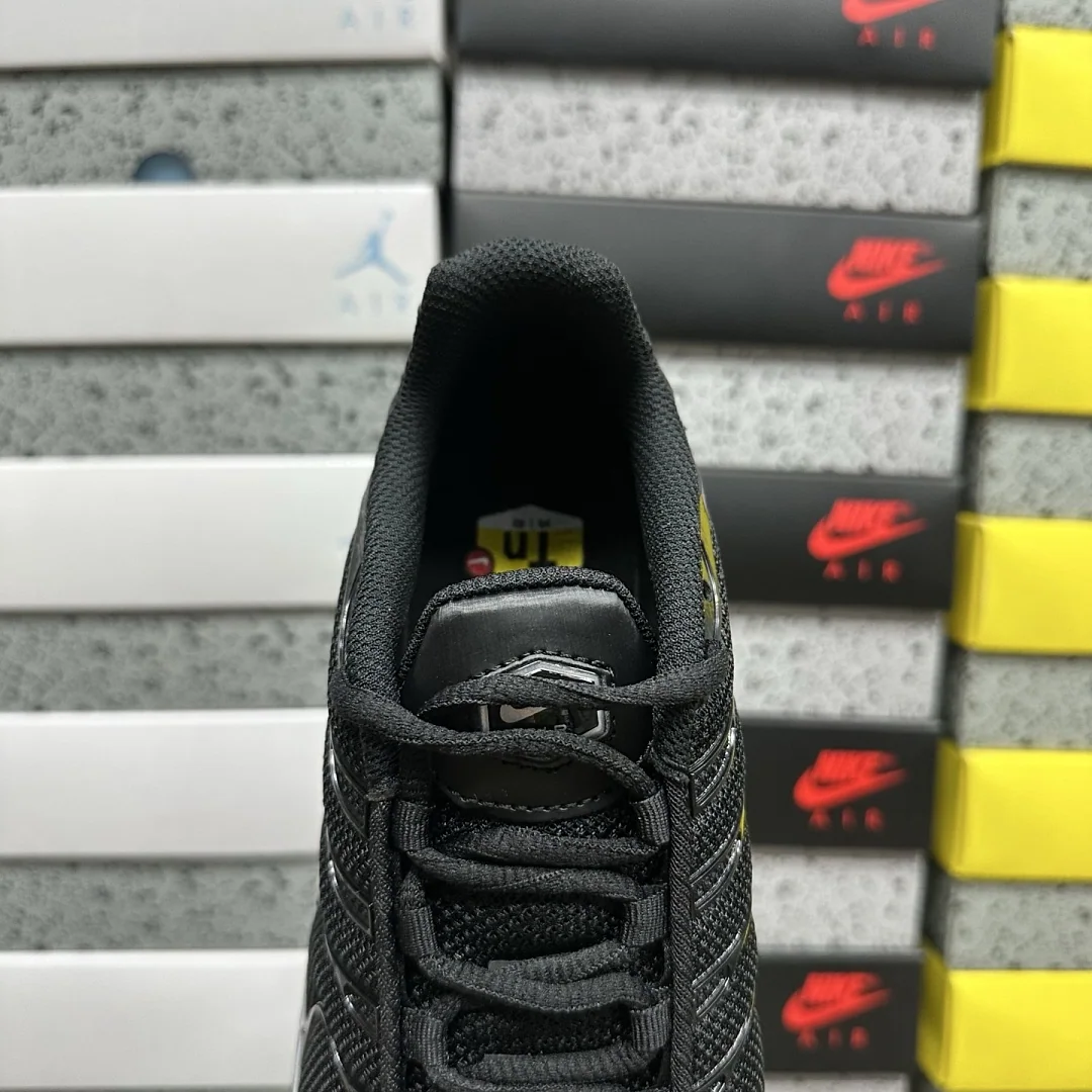 나이키 [DF] 에어 맥스 플러스 OG HV8066-002 201691 Nike Air Max Plus OG Black Reflective 상세 이미지 10