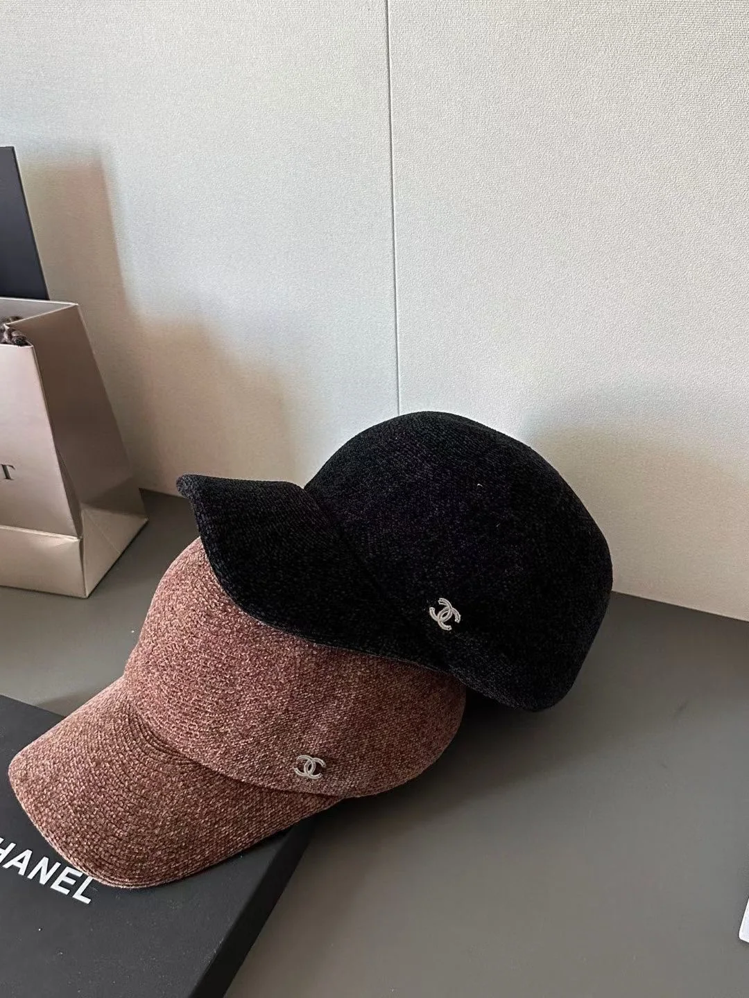 샤넬 벨벳 라이더 모자 상세 이미지 5