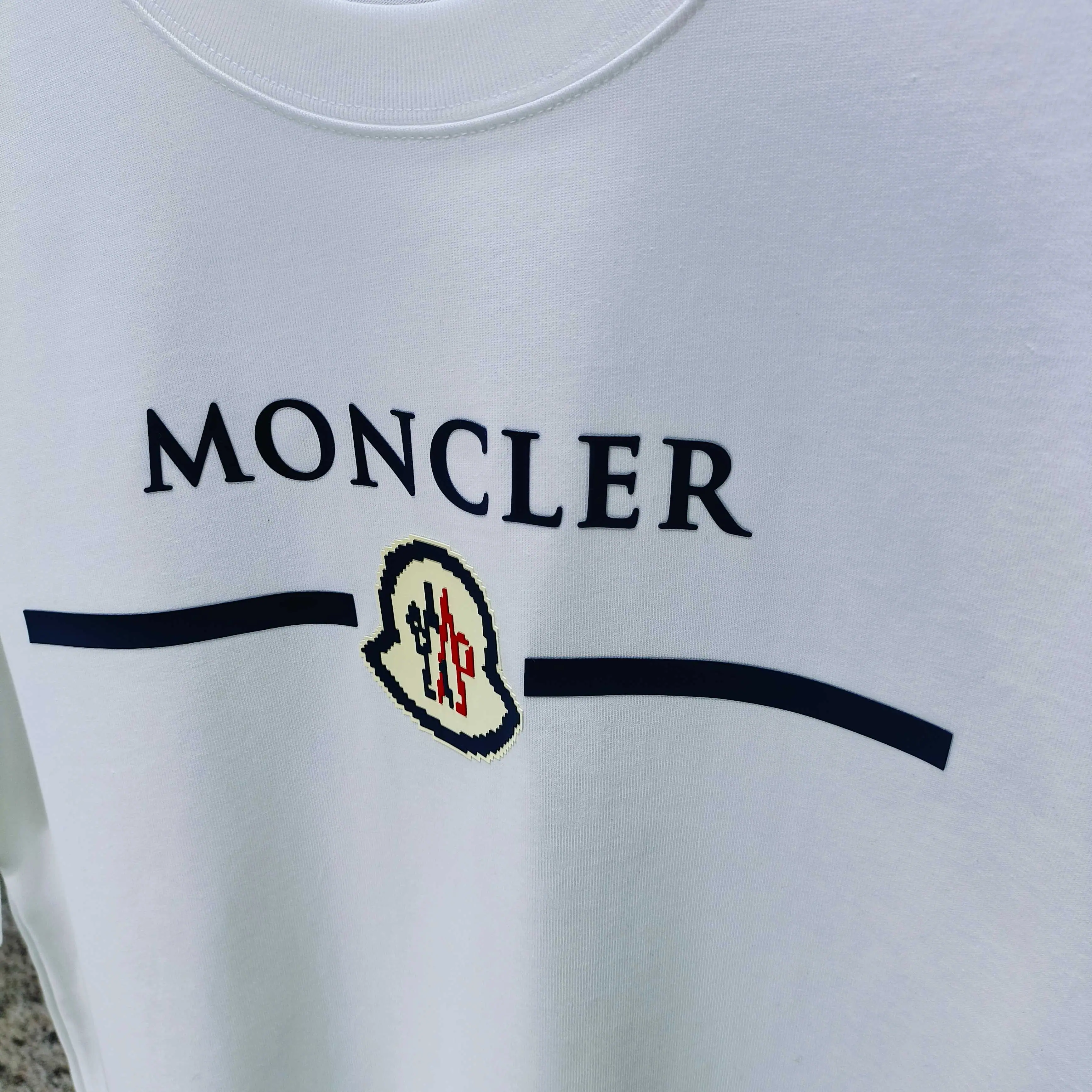 몽클레어 여성 루즈핏 반팔 티셔츠 상세 이미지 2