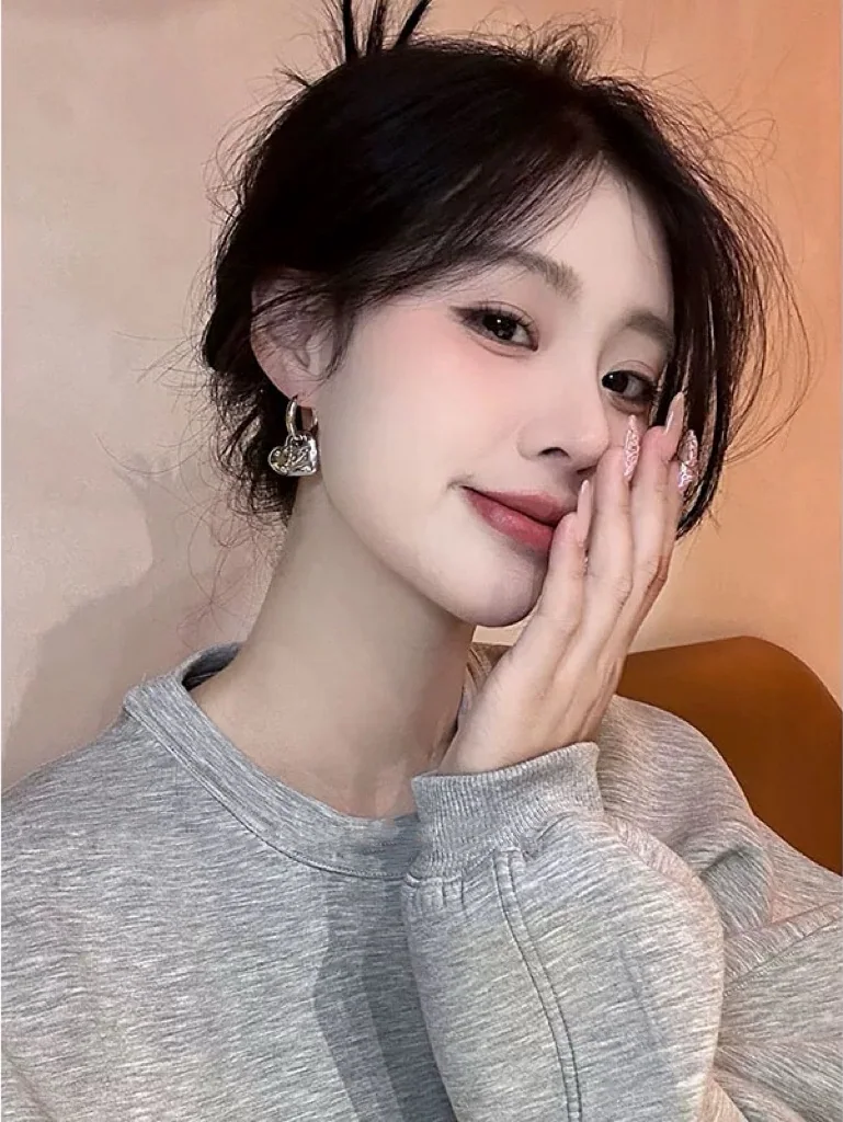 비비안웨스트우드 투톤 컬러 도금 귀걸이 상세 이미지 9