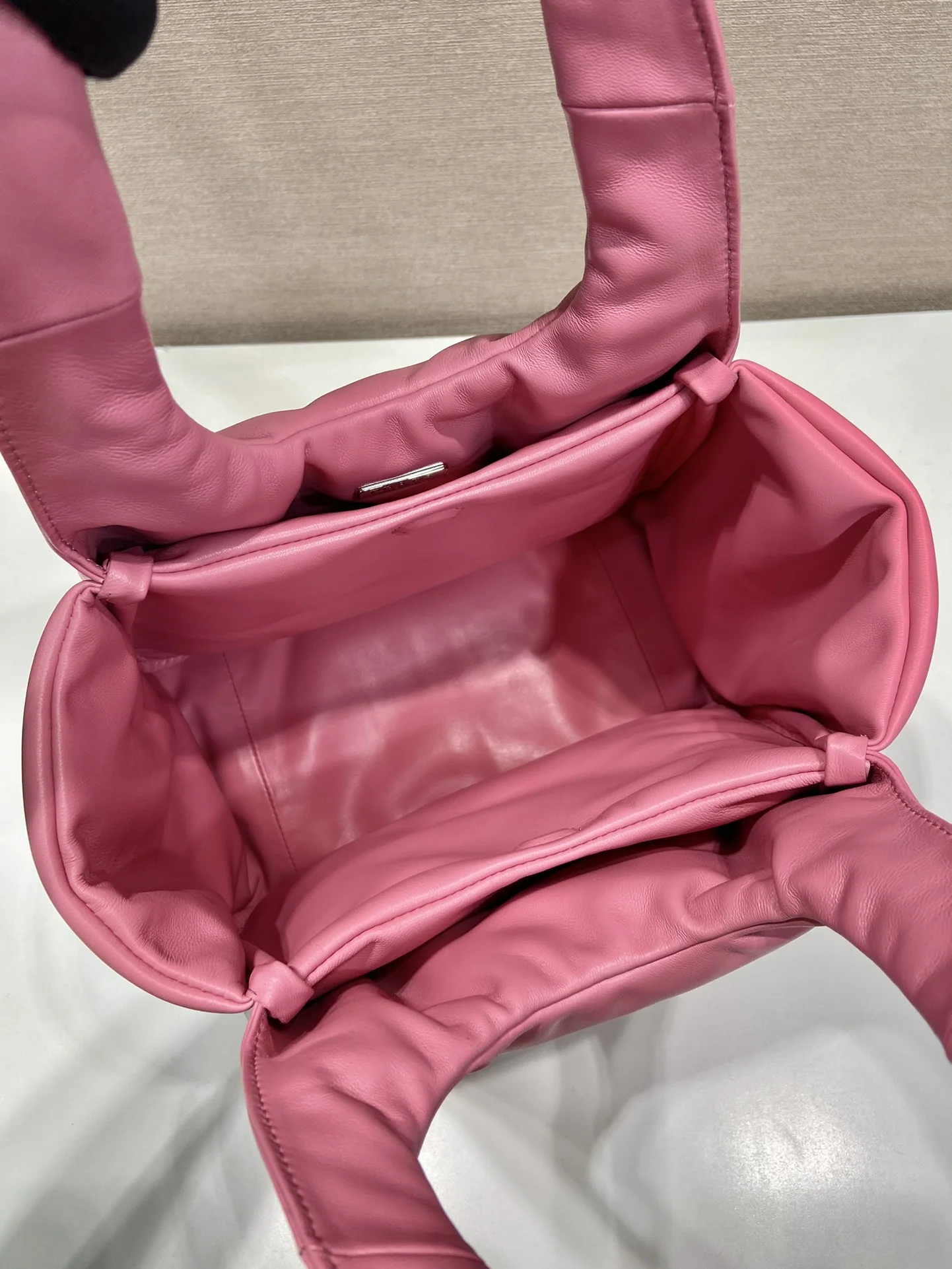 프라다 램스킨 더블 핸들 토트백 1BG413 상세 이미지 8