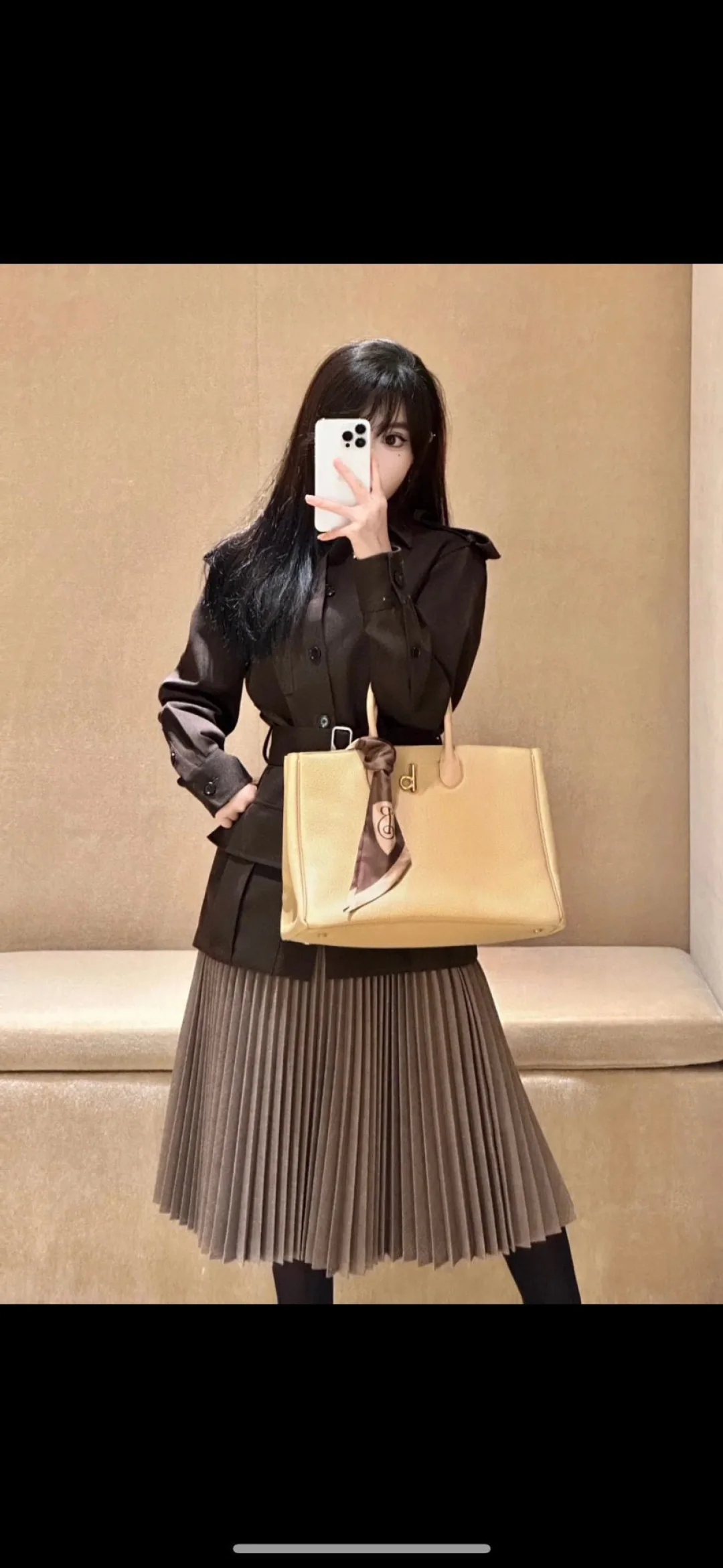 버버리 로킹 호스 핸드백 상세 이미지 6