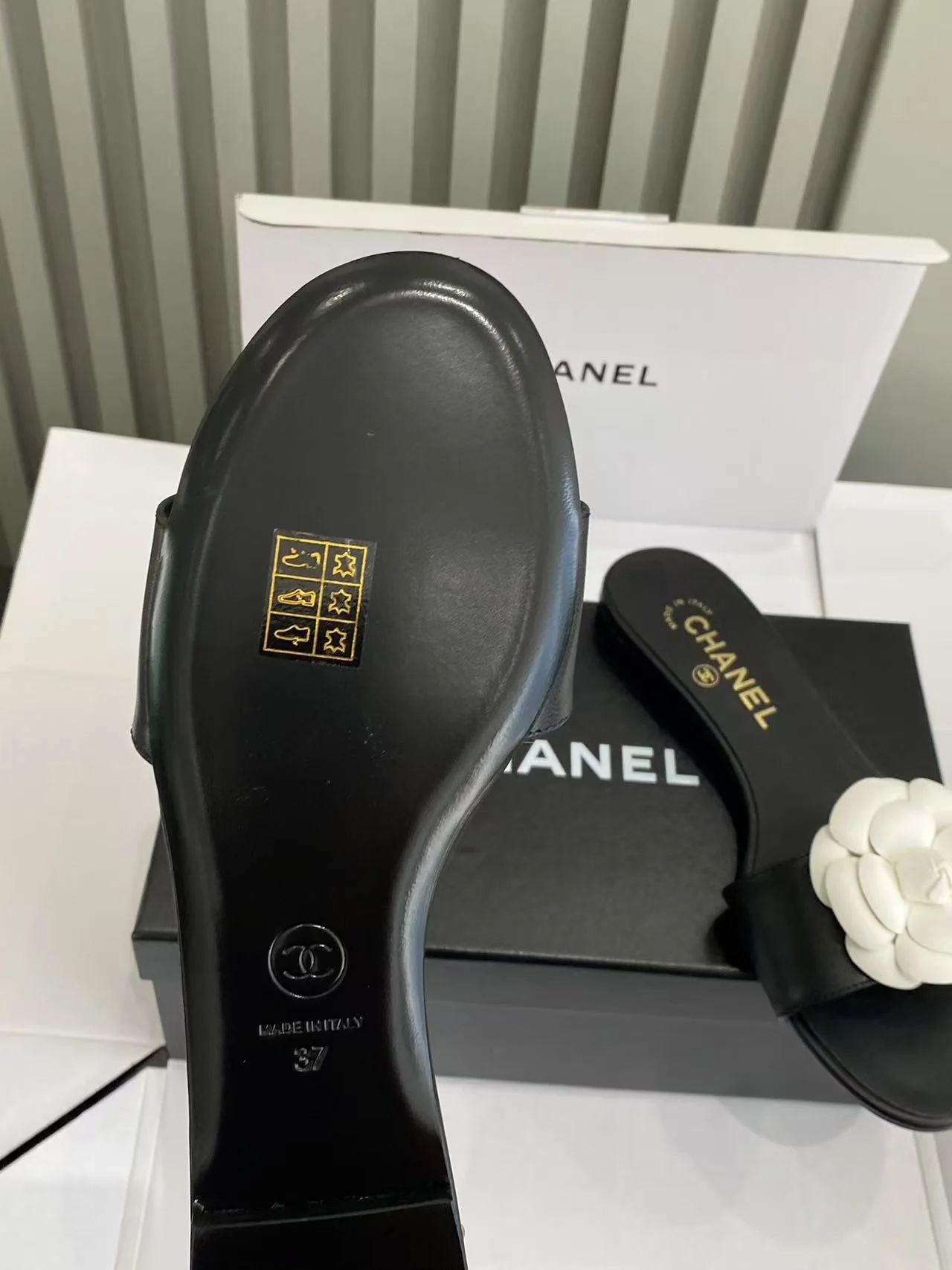 샤넬 카멜리아 램스킨 슬리퍼 상세 이미지 9