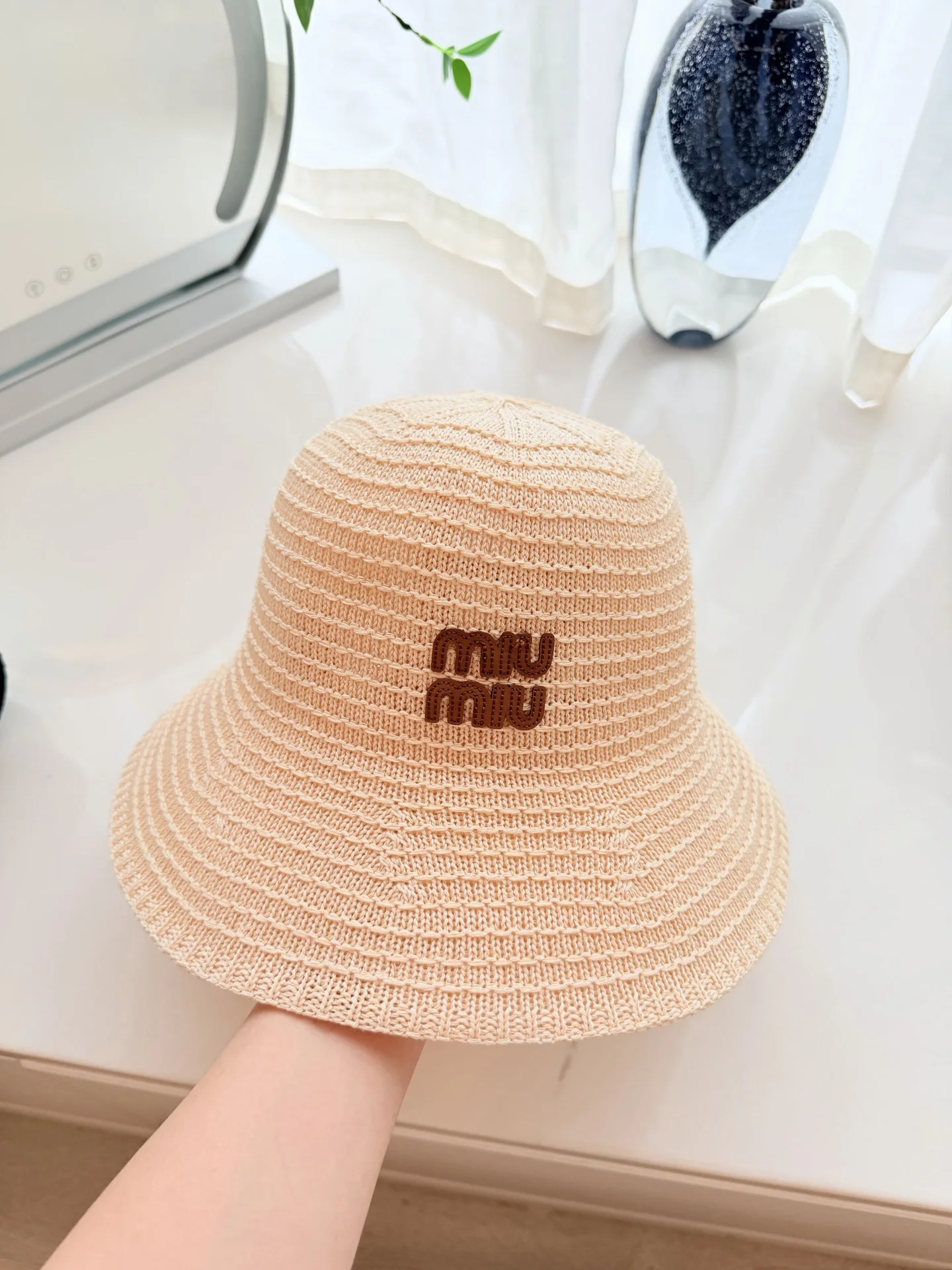 미우미우 스트로우 버킷햇 모자 상세 이미지 7