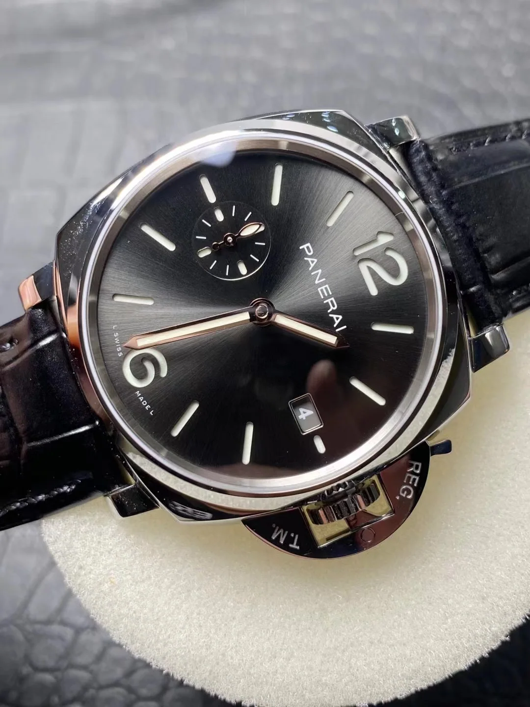 파네라이 PAM1250 시계 상세 이미지 2