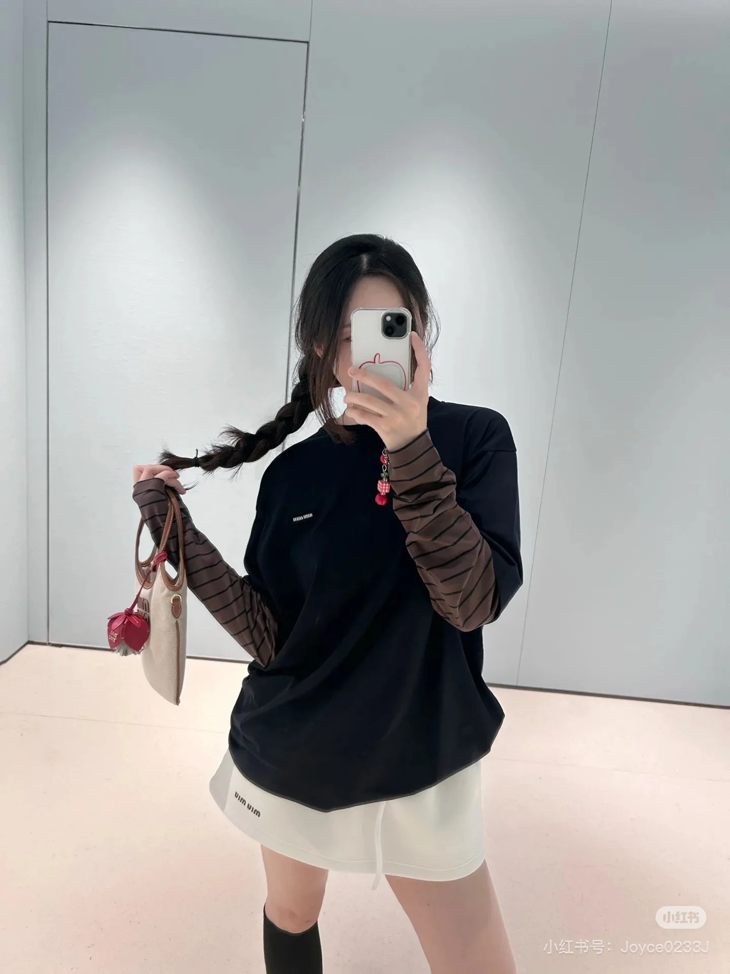 미우미우 25 FW 스트라이프 오버핏 투피스 네이비 긴팔 셔츠 여성의류 레플리카 상세 이미지 7